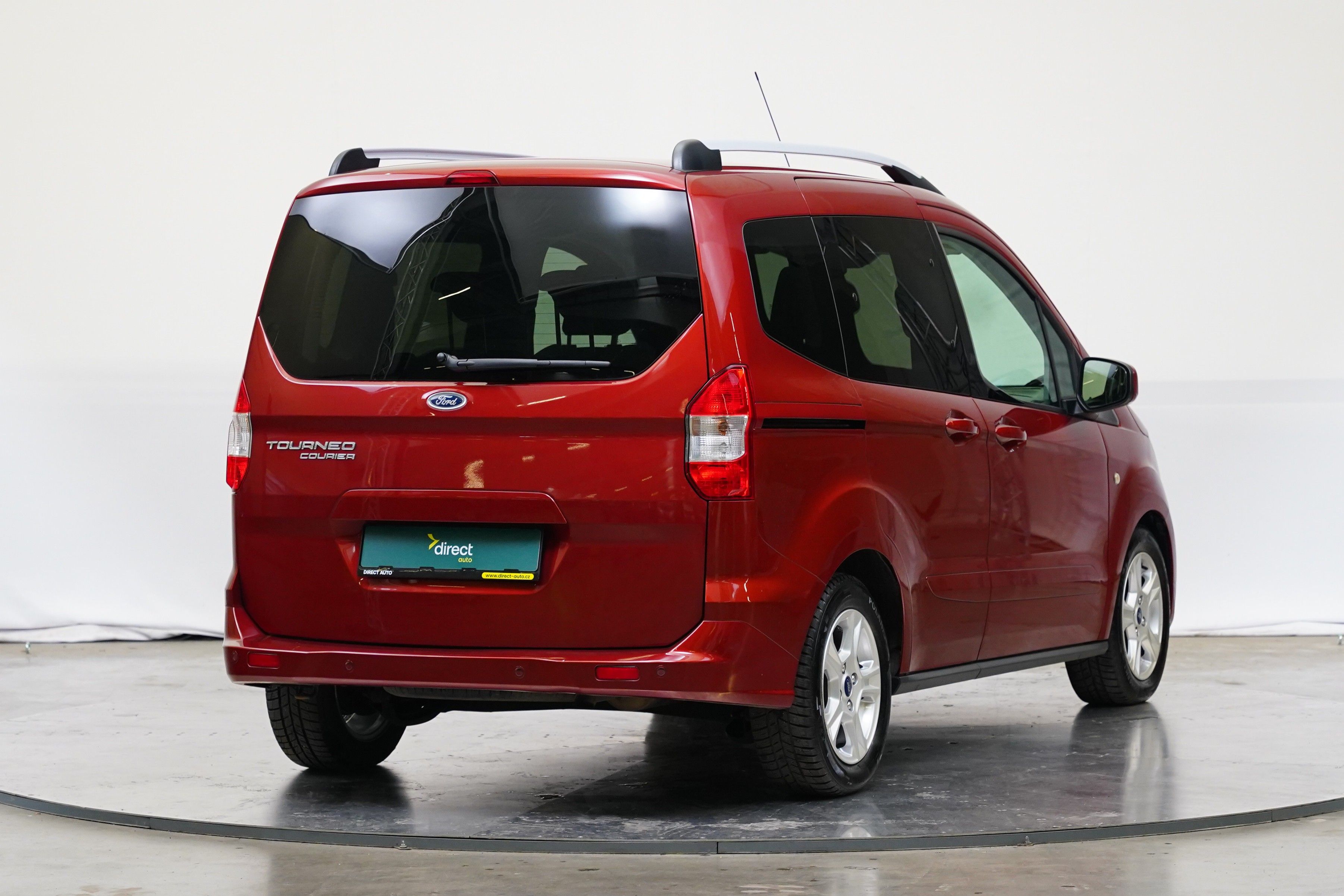 Ford Tourneo Courier, 1.5 TDCi 74 kW Trend - fotka 2