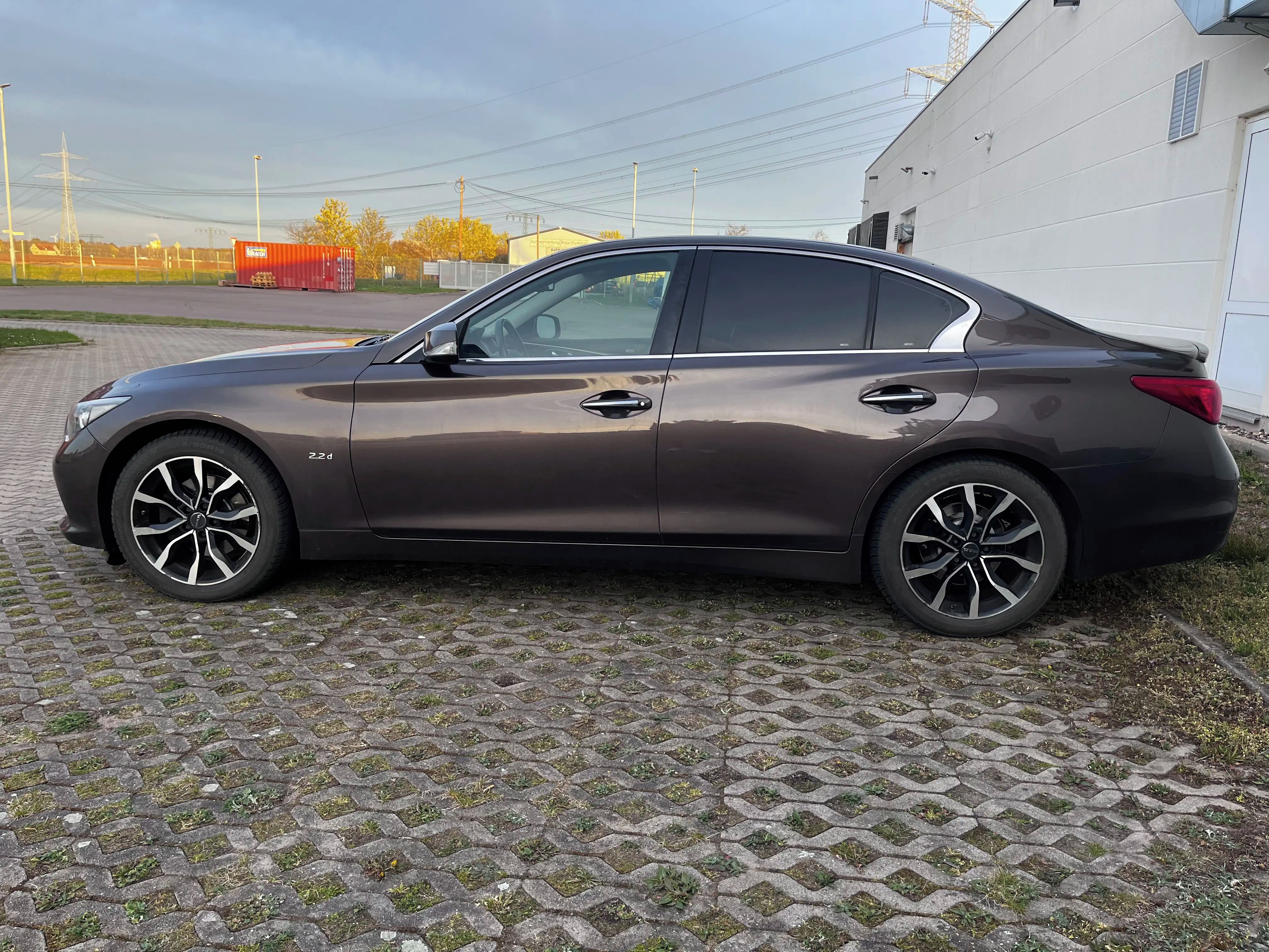Infiniti Q50 - fotka 2