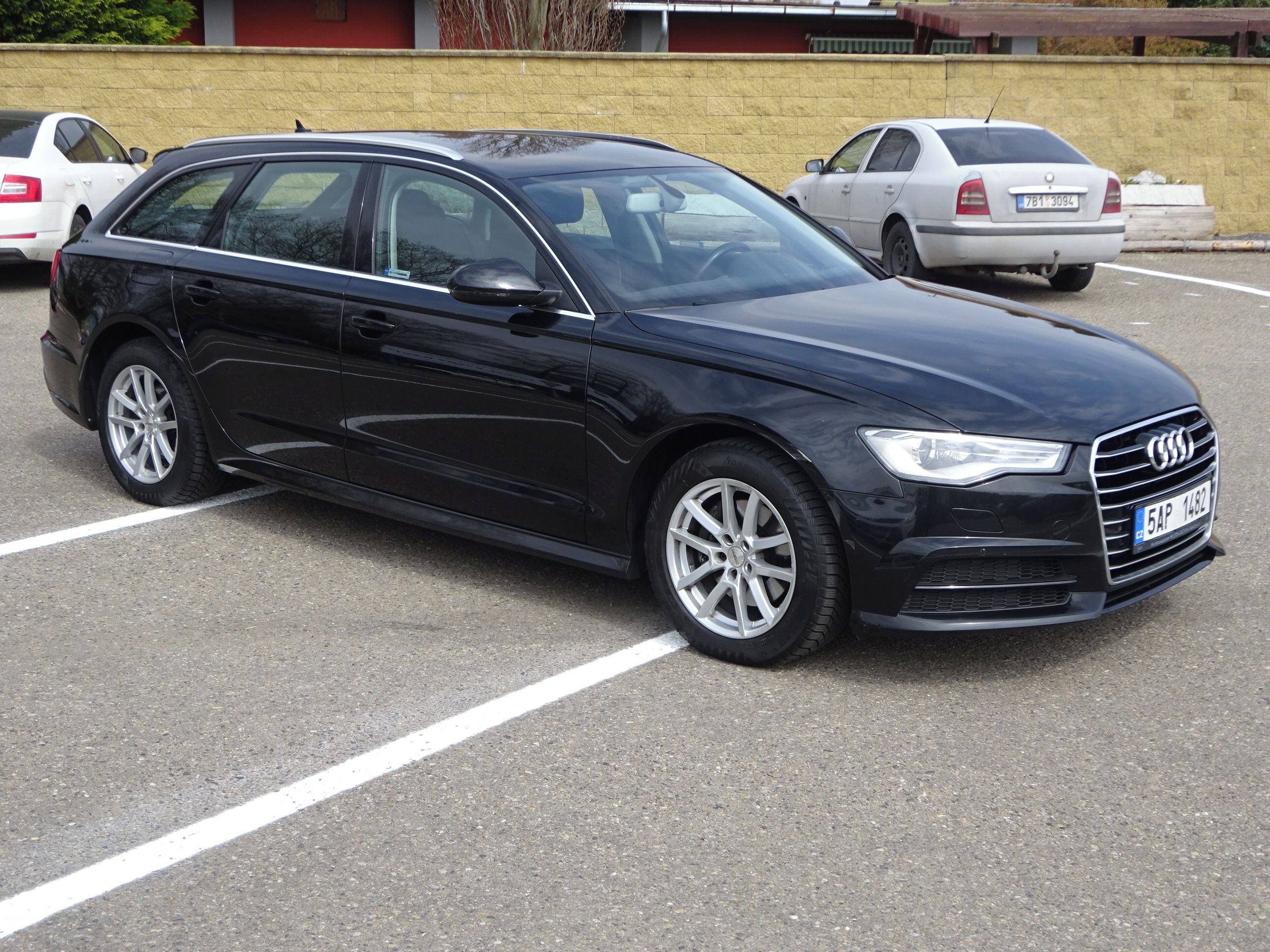 Audi A6 Avant, 2.0 TDI (140 KW) 1.MAJITEL - fotka 2
