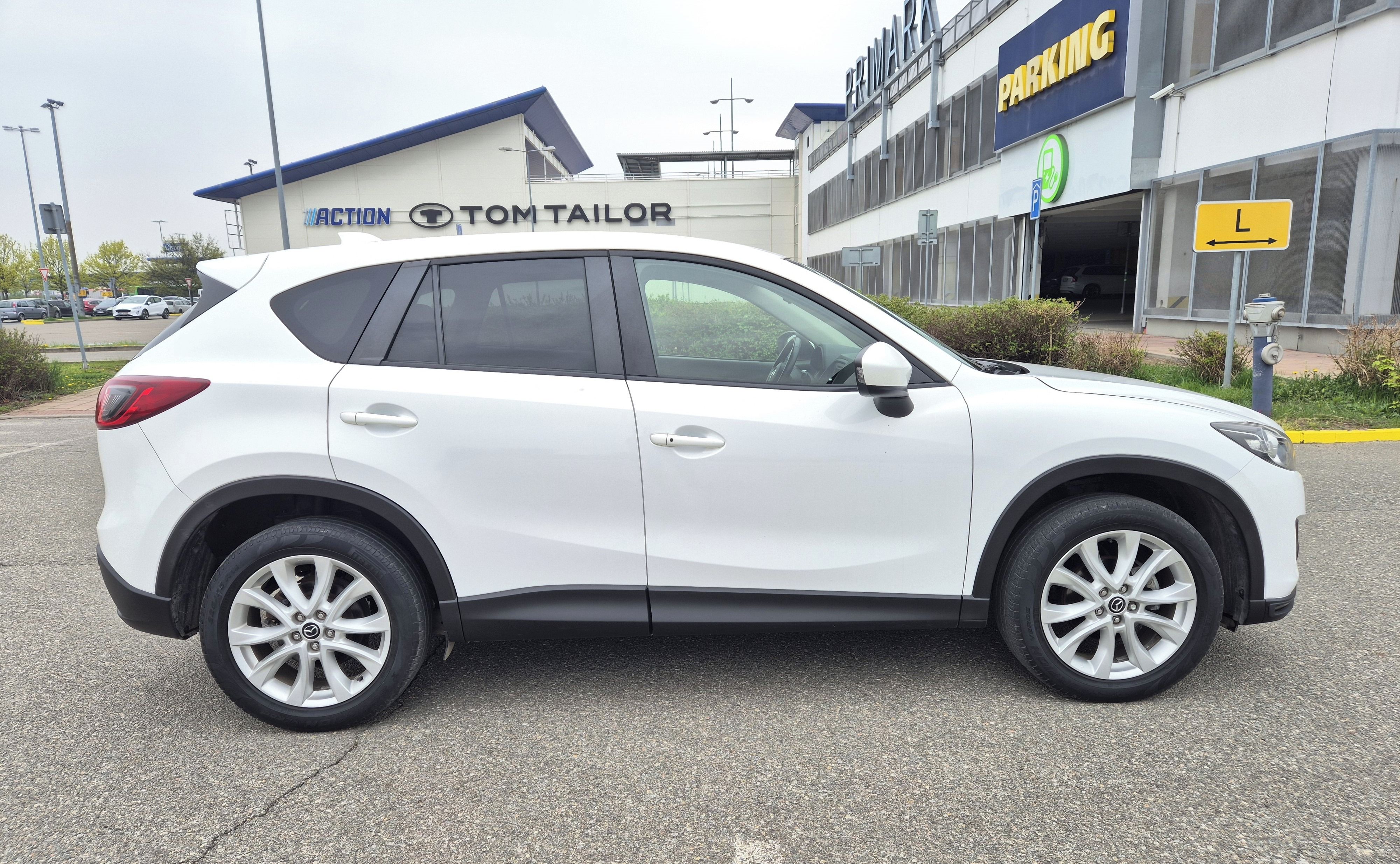 Mazda CX-5, 2.0i 118KW 1.MAJITEL LED 4x4 - fotka 4