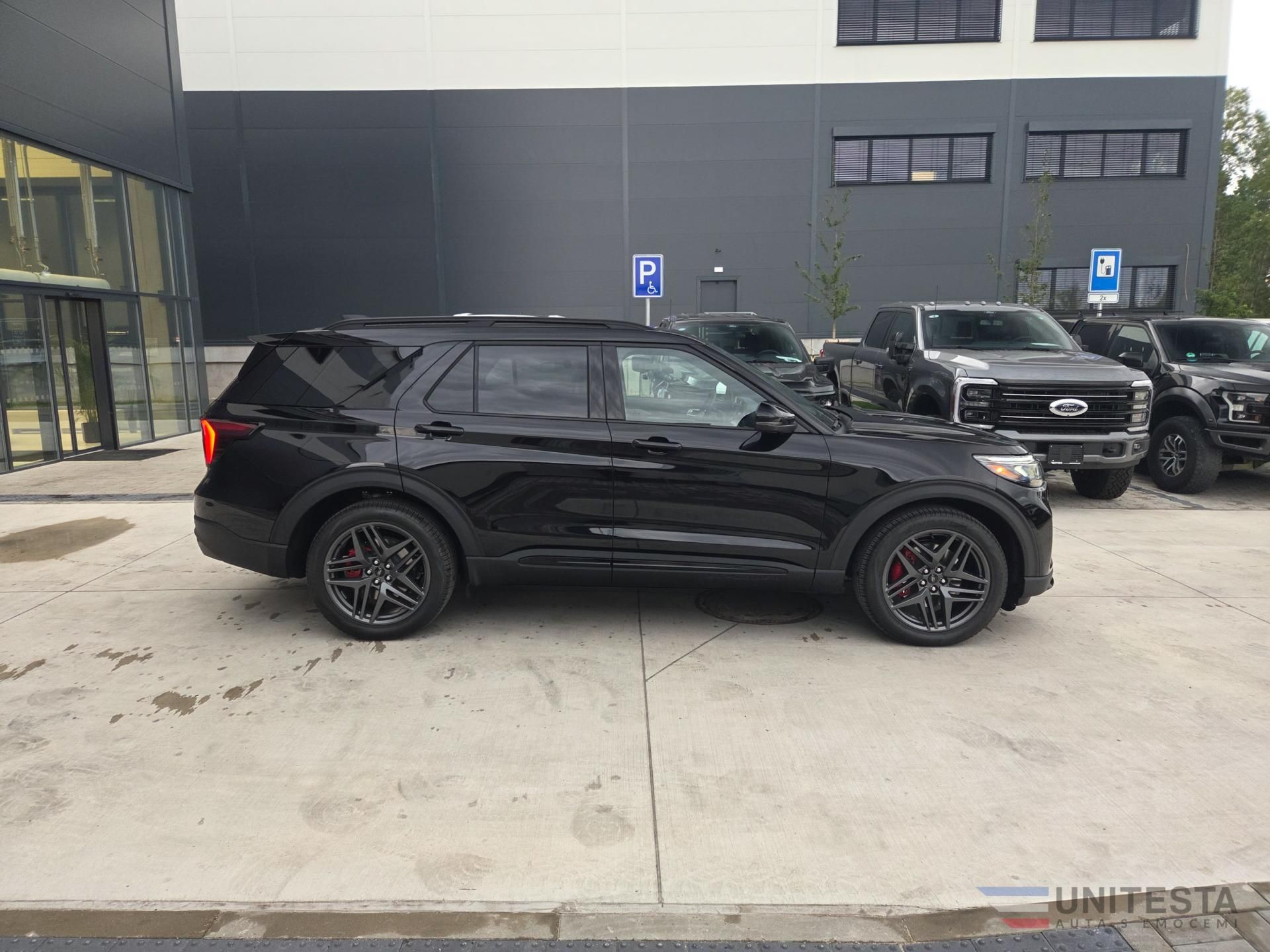 Ford Explorer, 2025 Explorer ST 4x4 - fotka 4