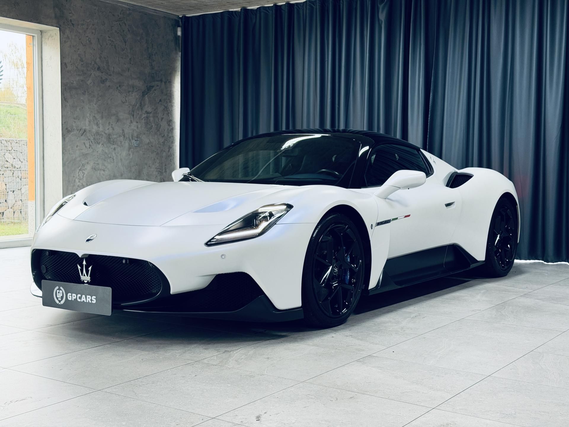 Maserati MC20, NOVITEC Bianco Audace Lift MAX - fotka 4