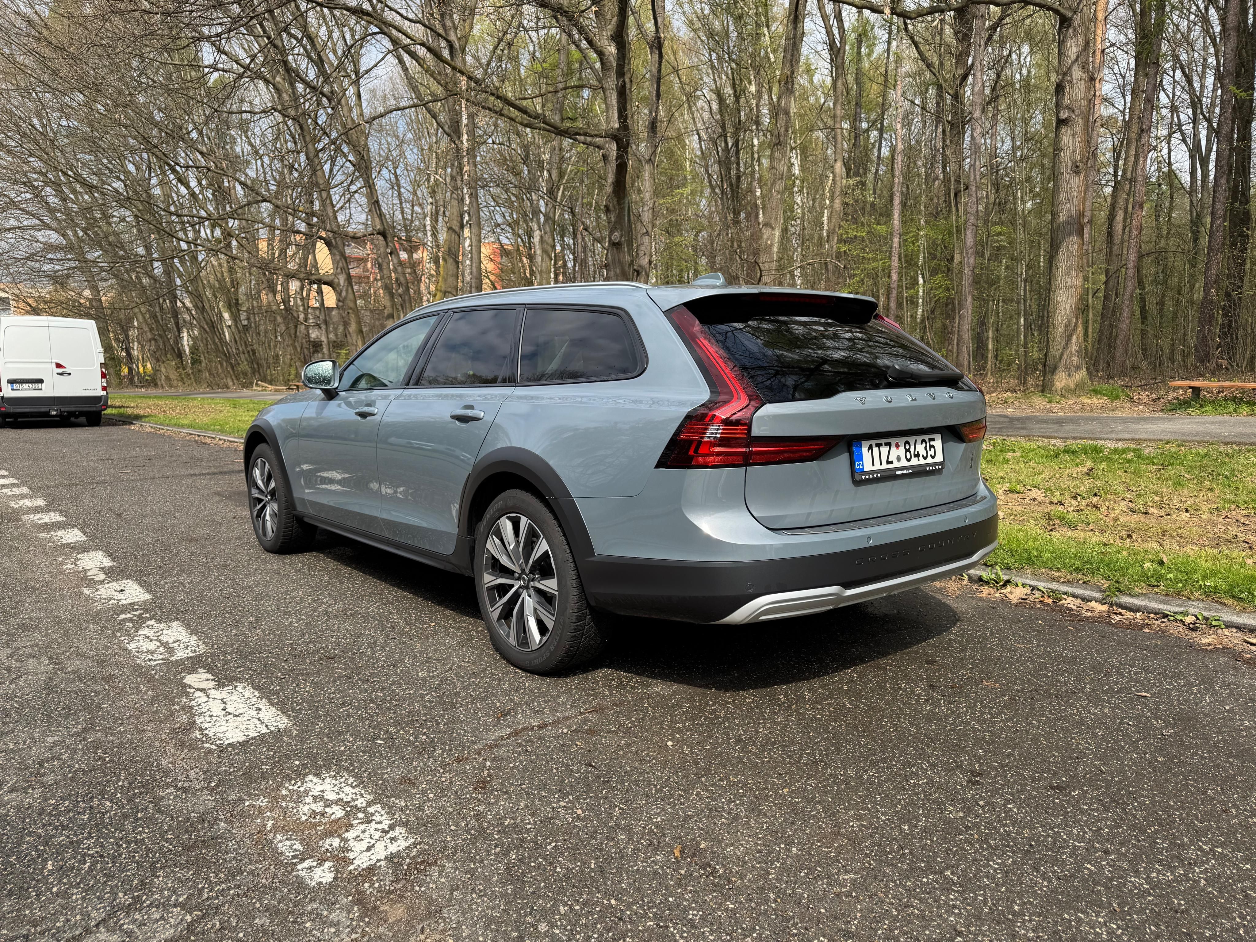 Volvo V90, V90CC B5 183kW 1maj DPH - fotka 6