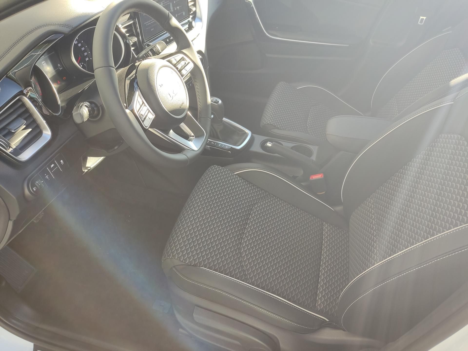 Kia XCee´d, 1,6 T-GDi 7DCT EXCLUSIVE+WINT - fotka 4