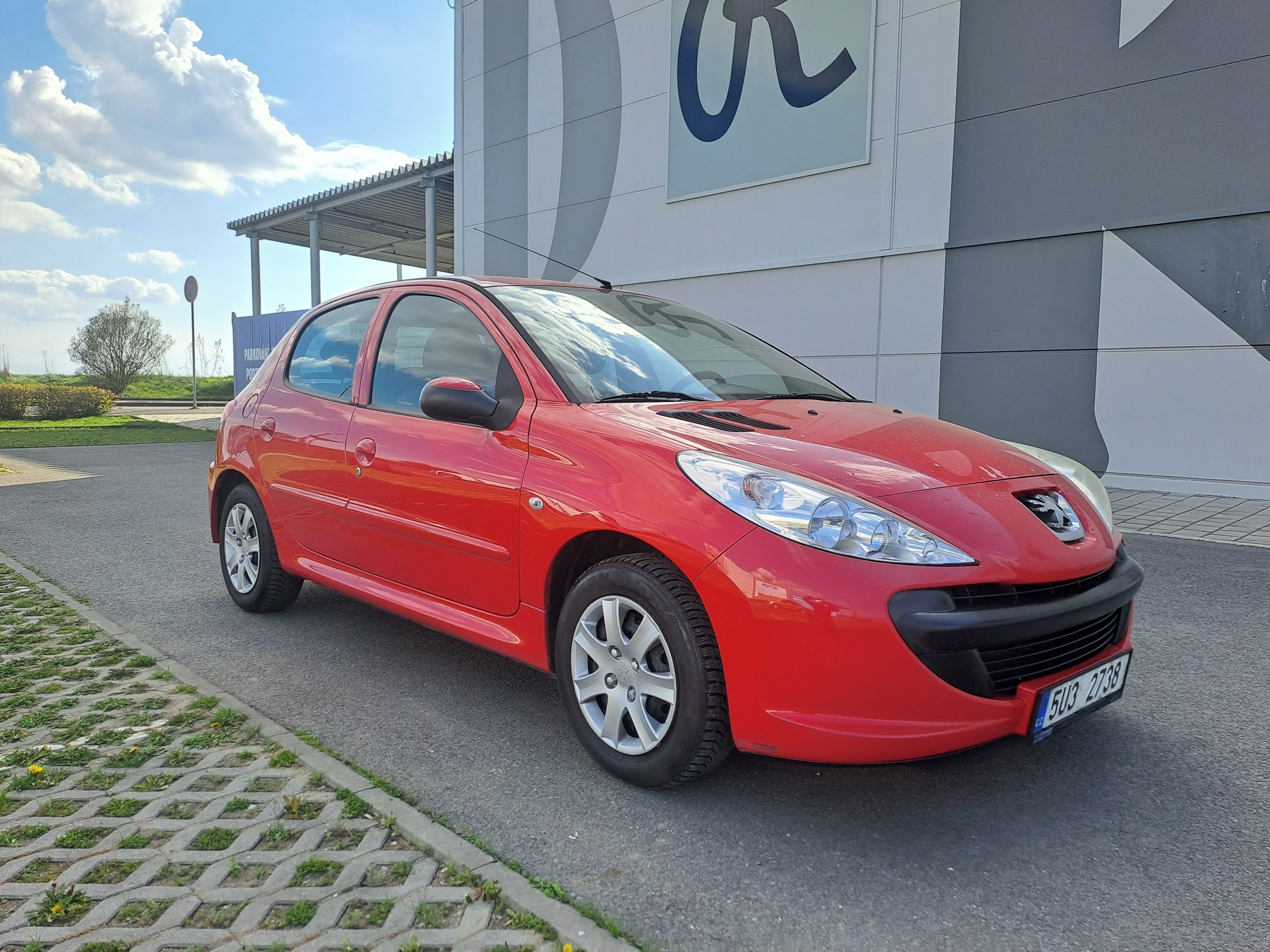 Peugeot 206, 1.1i ČR 2.MAJ,SPOLEHLIVÉ AUTO