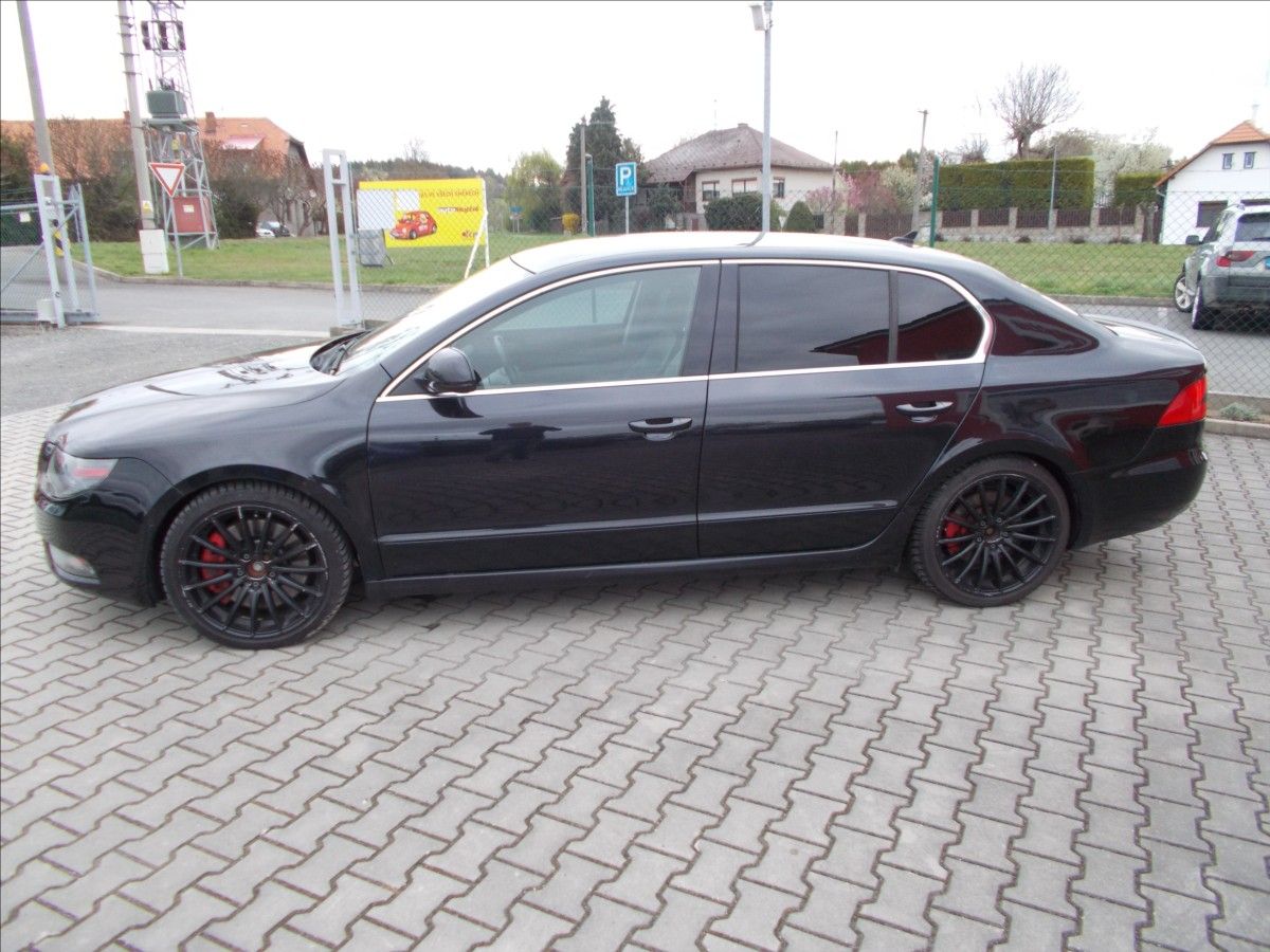 Škoda Superb, 3,6 V6 DSG ČR 4x4 NOVÁ STK PĚK - fotka 5