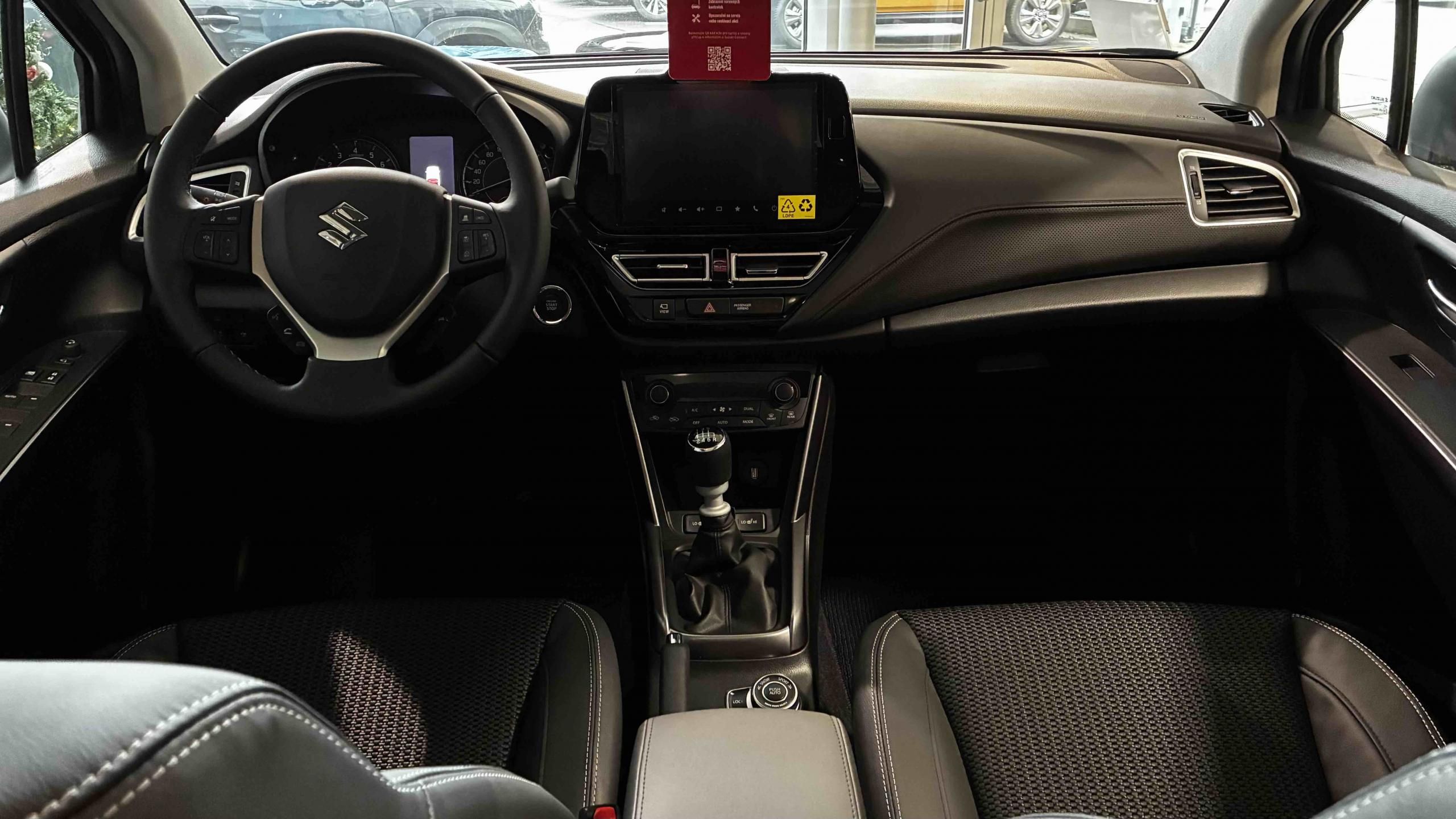 Suzuki S-Cross, 1,4 BJ Elegance Panorama 4x4 - fotka 3