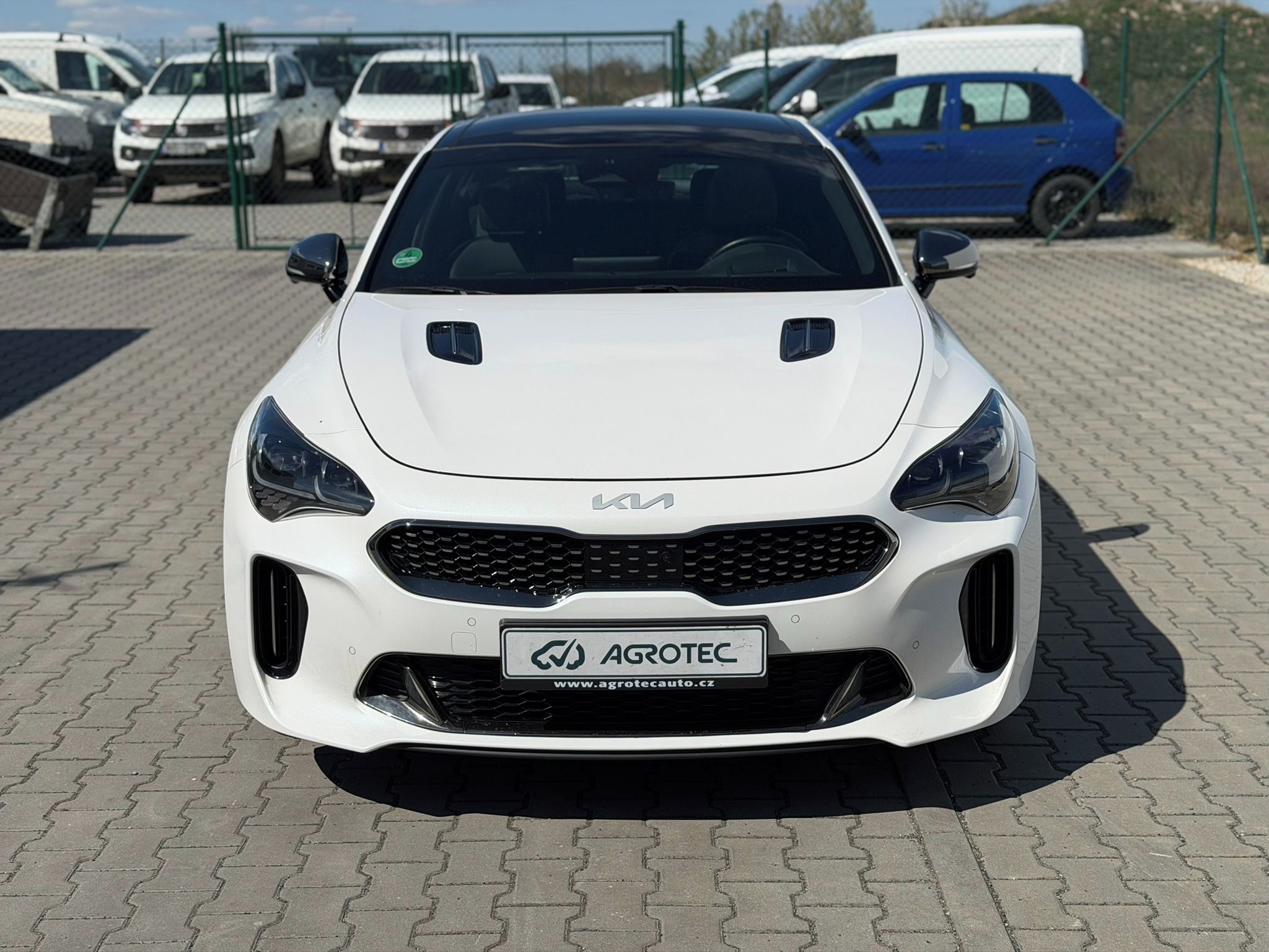 Kia Stinger, 3.3T-GDI 269 kW GT 4x4 - fotka 2