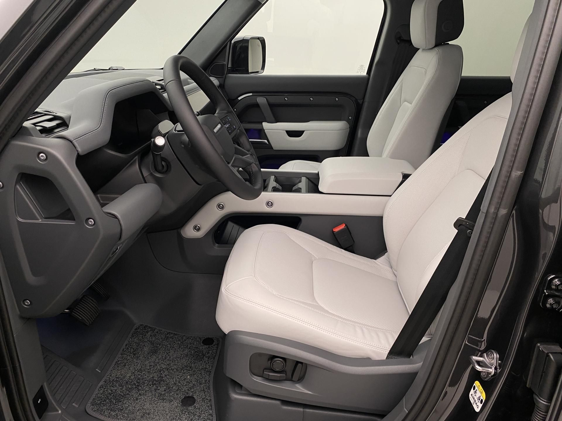 Land Rover Defender, 110 D350 X-Dynamic HSE - fotka 3