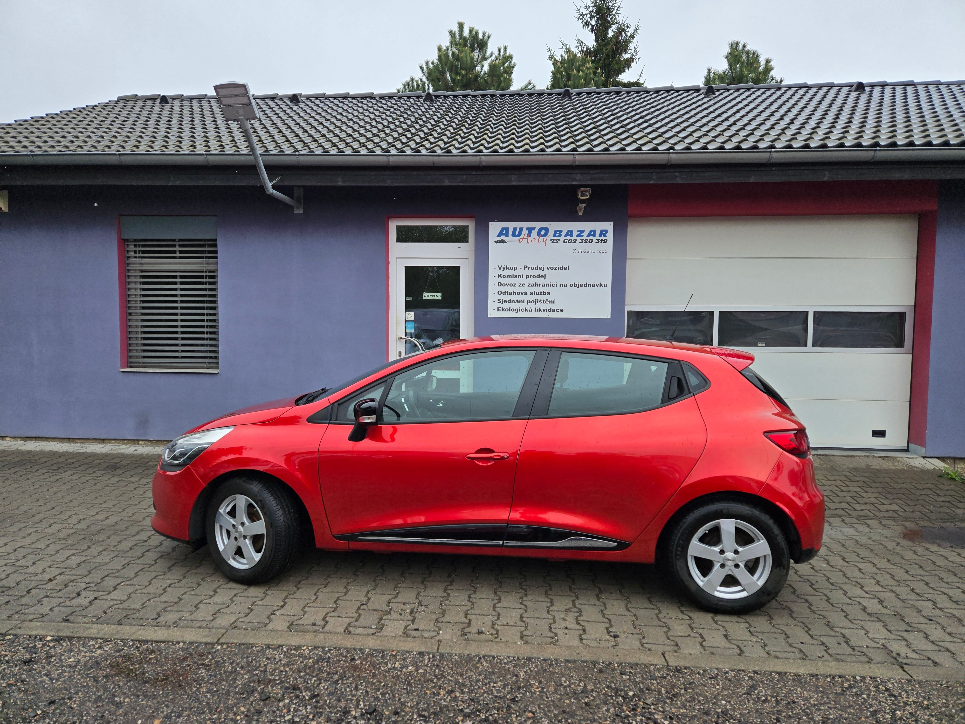 Renault Clio, 1,2 16V+sada zimních kol - fotka 3