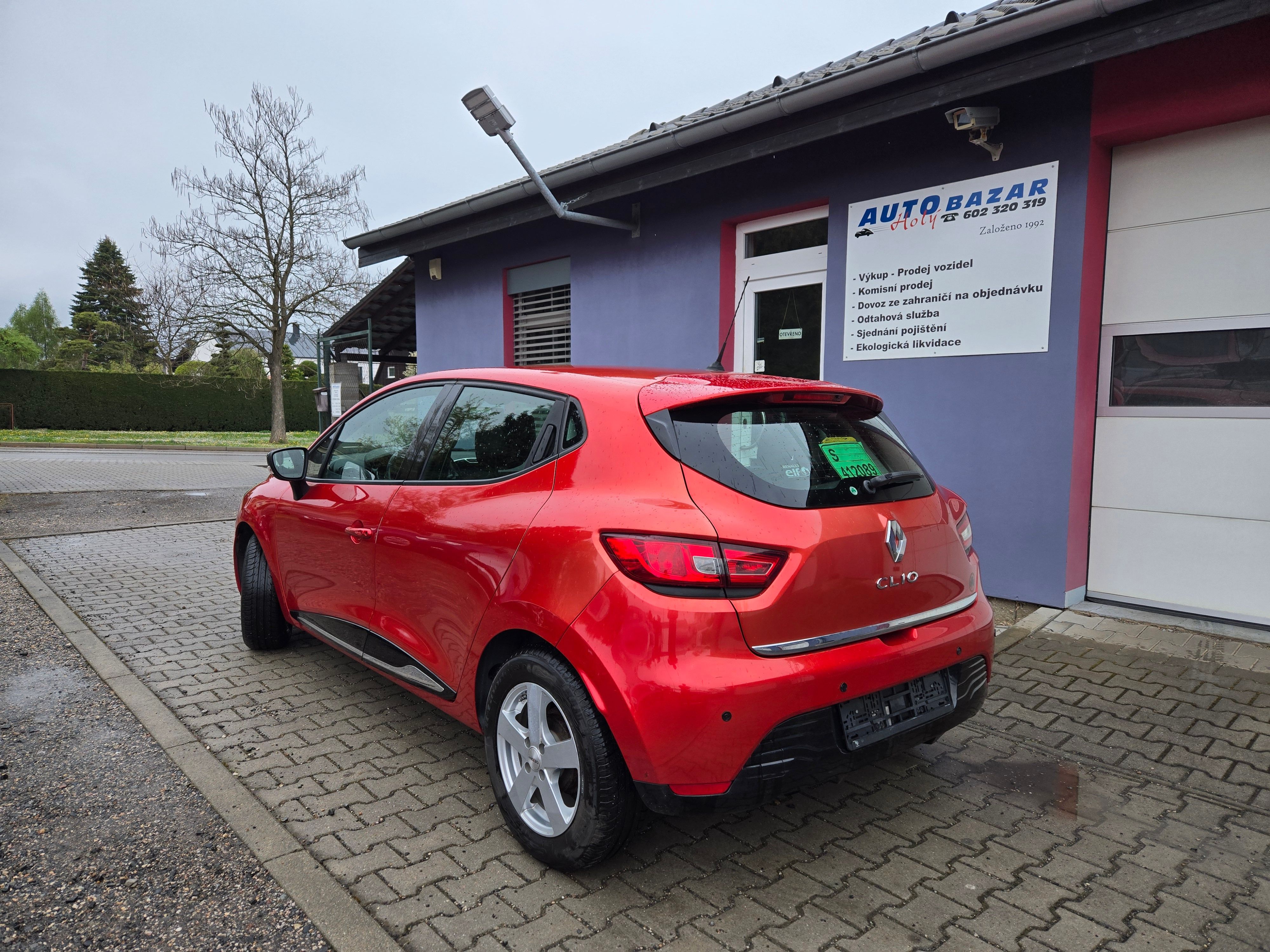 Renault Clio, 1,2 16V+sada zimních kol - fotka 4