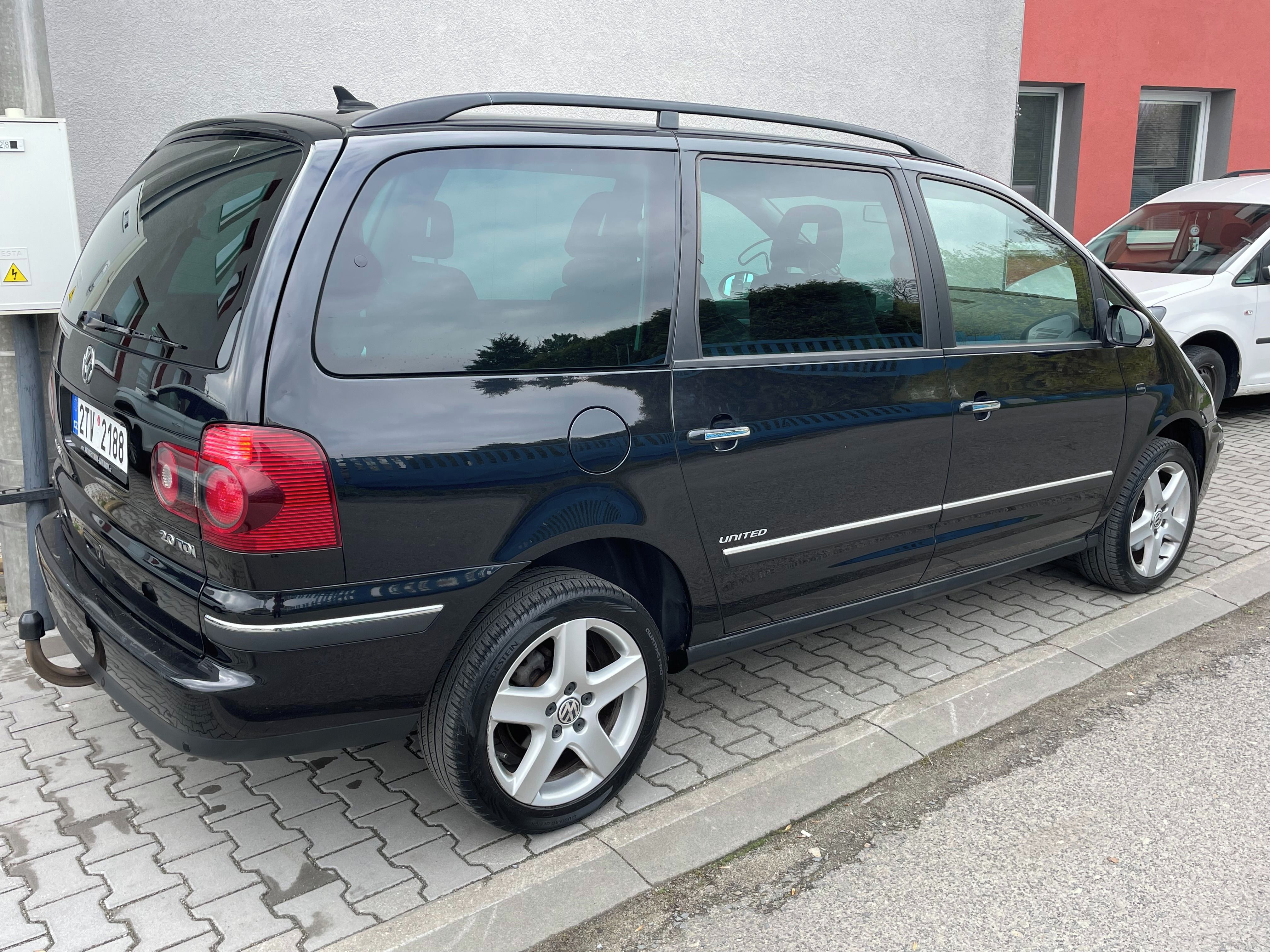 Volkswagen Sharan, 2.0 TDI United Serv.kniha - fotka 6