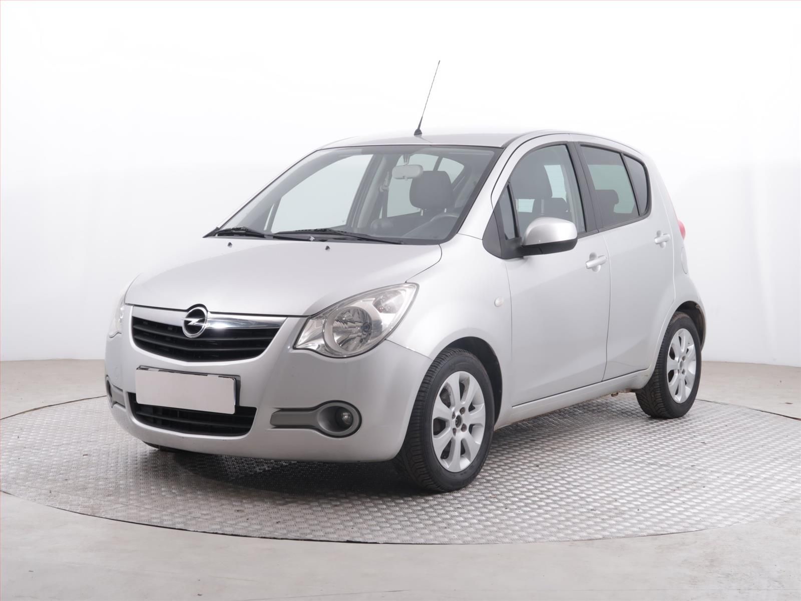 Opel Agila, 1.0, po STK, oblíbený vůz - fotka 2