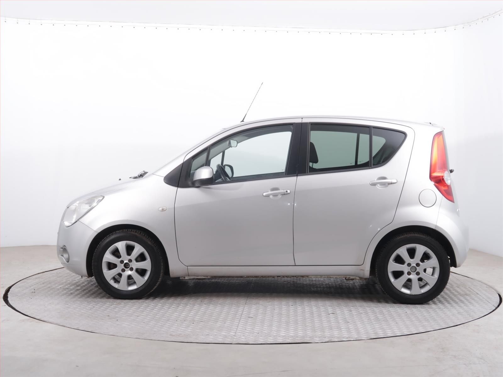 Opel Agila, 1.0, po STK, oblíbený vůz - fotka 3