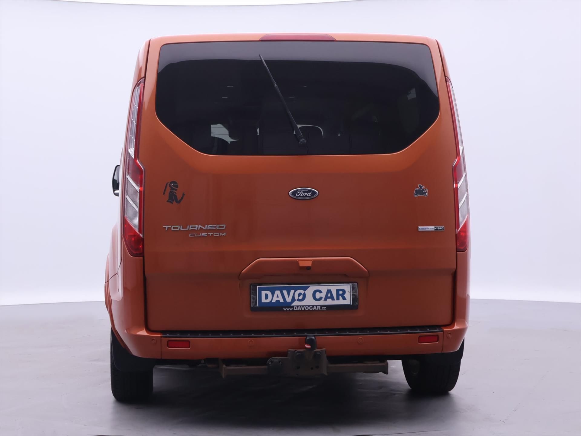 Ford Tourneo Custom, 2,0 EcoBlue 136kW L2 Titanium - fotka 6