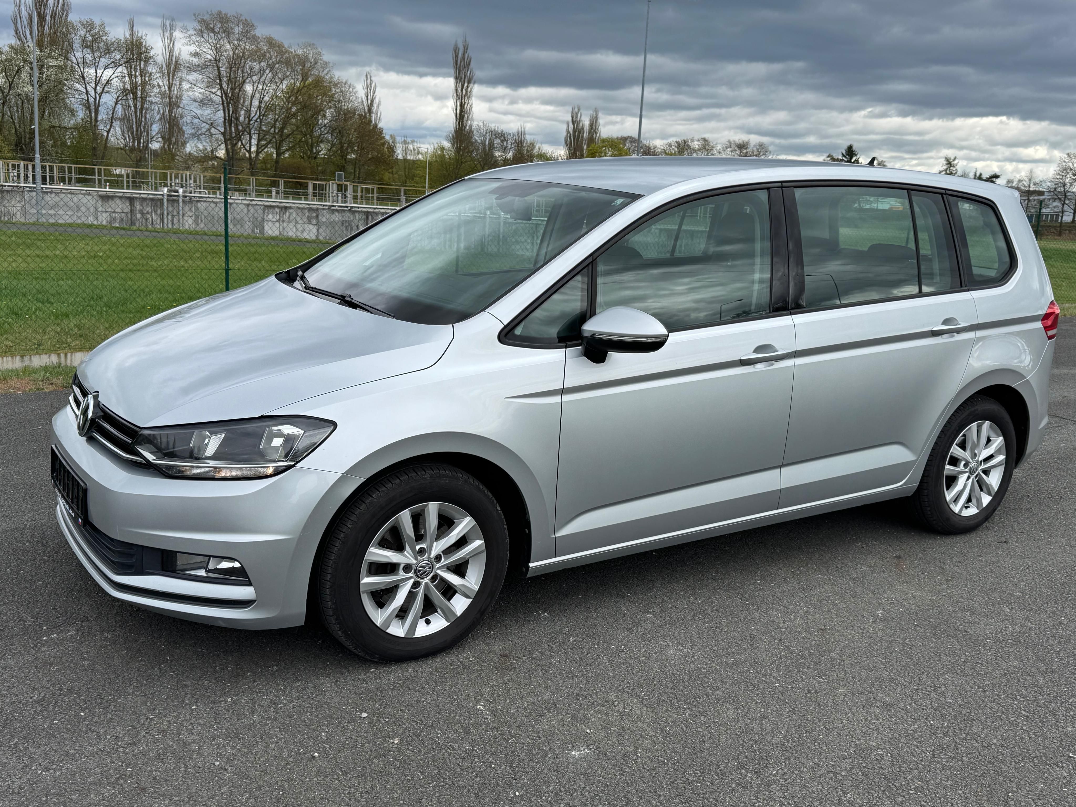 Volkswagen Touran, 1.6TDI 7 MÍSTNÉ TOP STAV - fotka 2