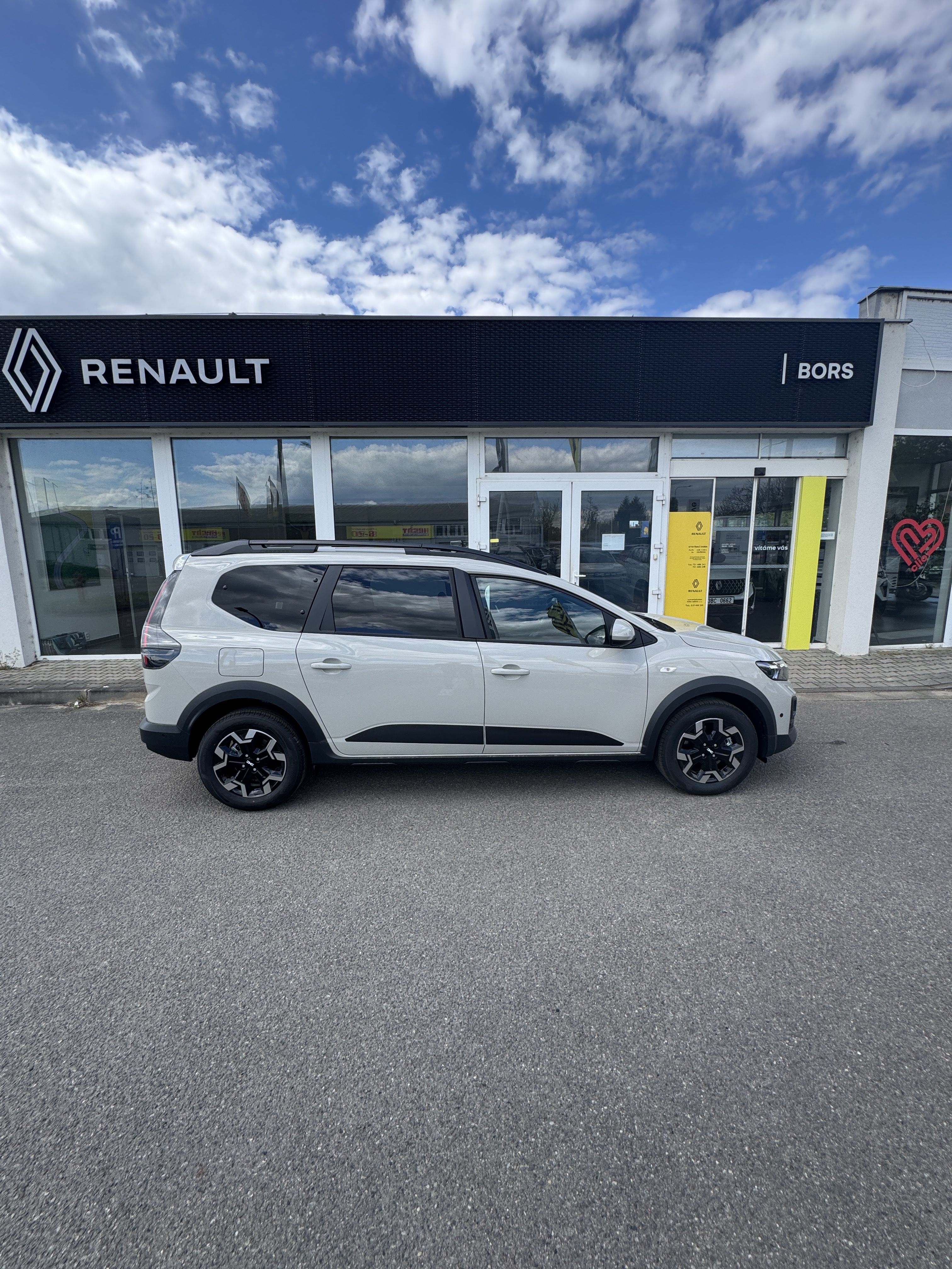 Dacia Jogger, Journey Eco-G 120 auto 7 míst - fotka 4