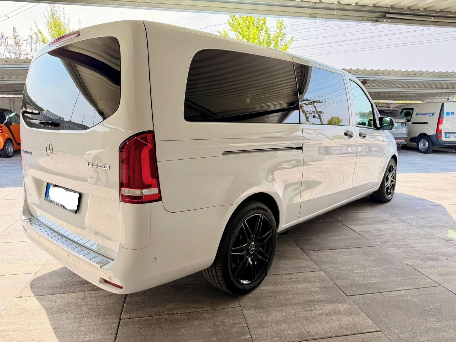 Mercedes-Benz Vito, Mercedes Vito 124CDI XL Tourer - fotka 4