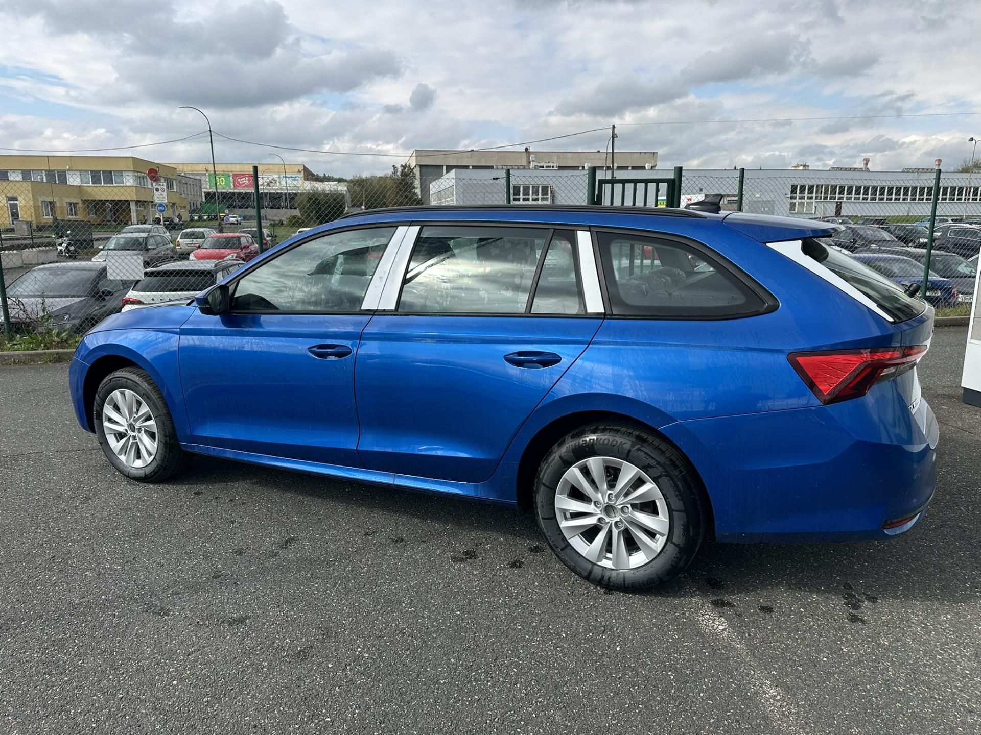 Škoda Octavia, ESSENCE + dovýbava *315 - fotka 4