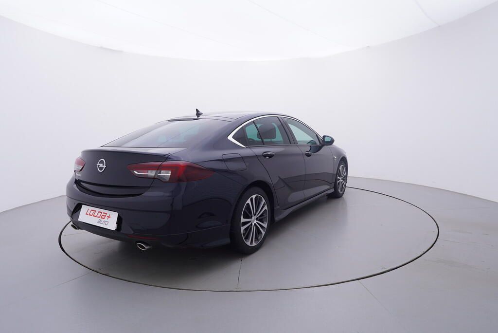 Opel Insignia, OPC Line 1.6 . 147 kW - fotka 5