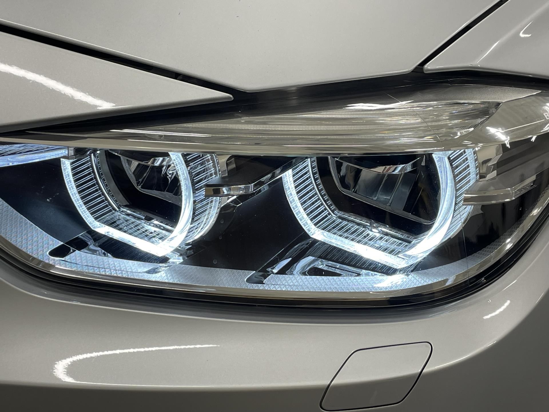 BMW Řada 3, 320d xDrive, Mpaket - fotka 5