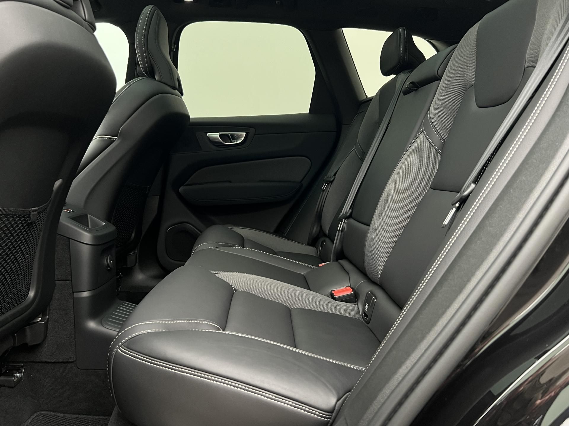 Volvo XC60, T6 AWD RECHARGE BLACK ED. PLUS - fotka 6