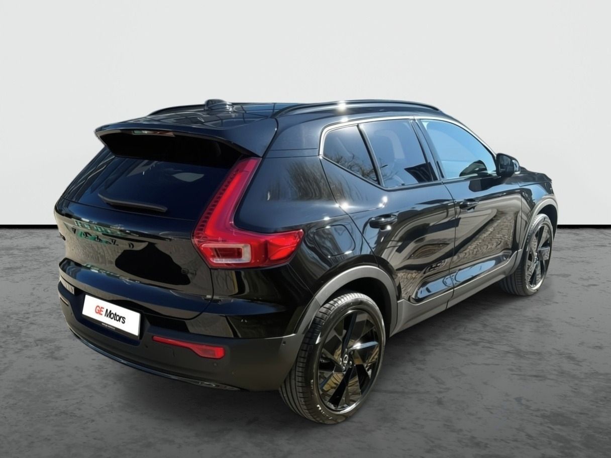 Volvo XC40, B4 ULTRA Black Ed + Light pak - fotka 5