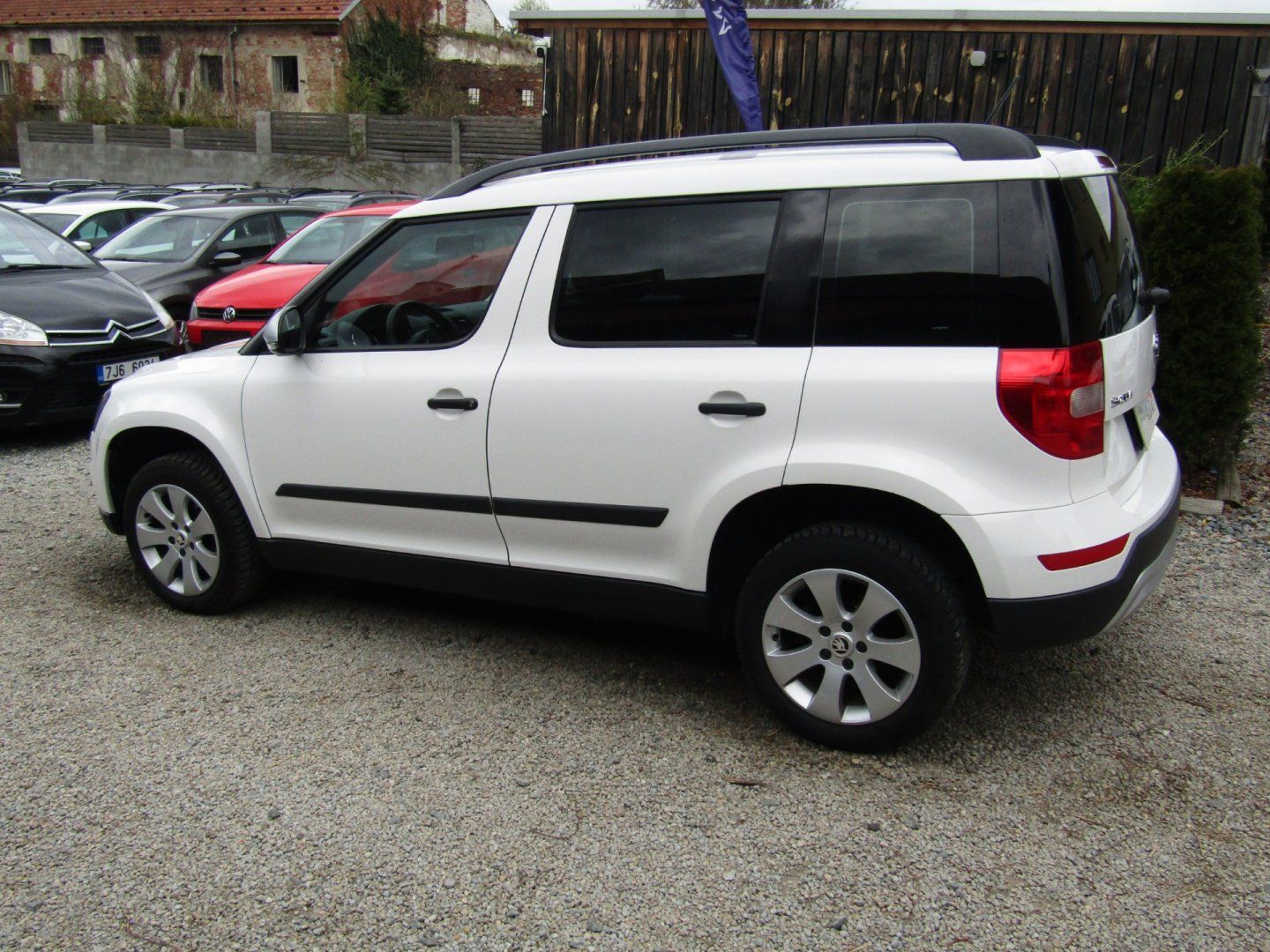Škoda Yeti, 1.2 TSI 81kW  BEZ KOROZE - fotka 4
