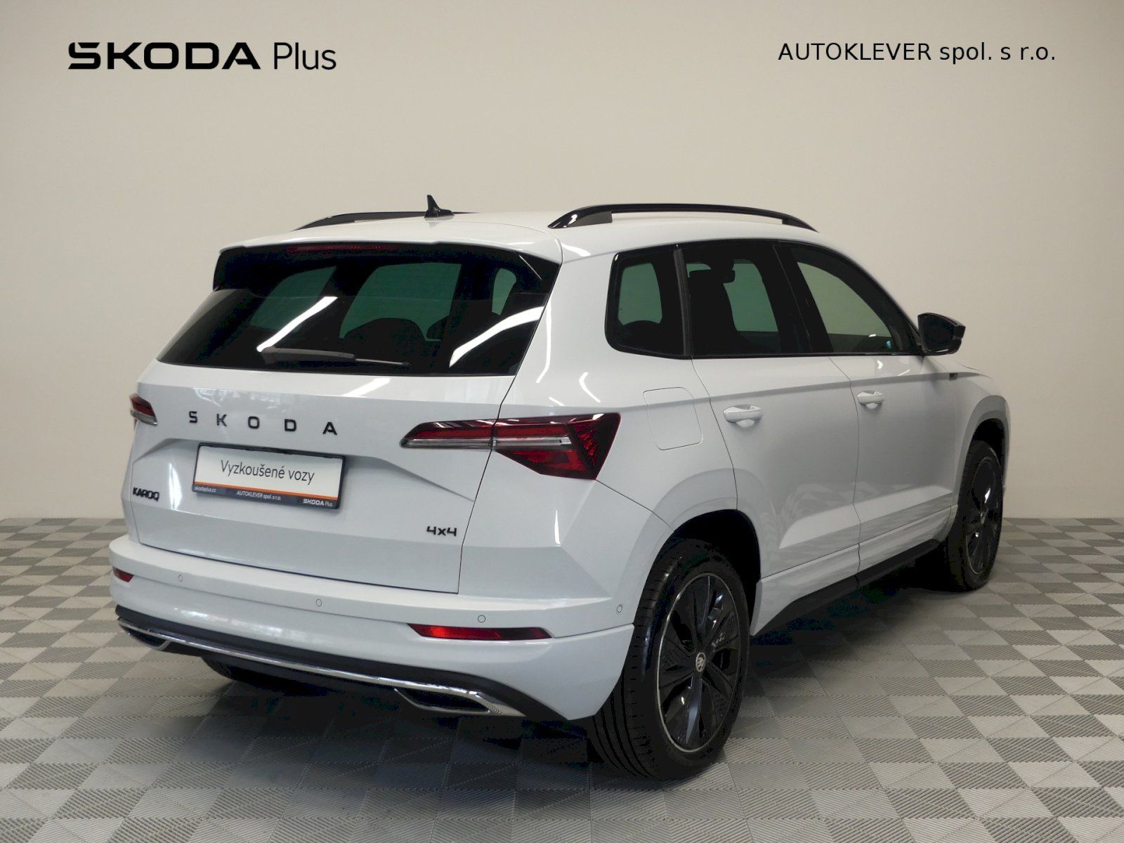 Škoda Karoq, SportLine 4x4 DSG 2.0TSI 140kW - fotka 2