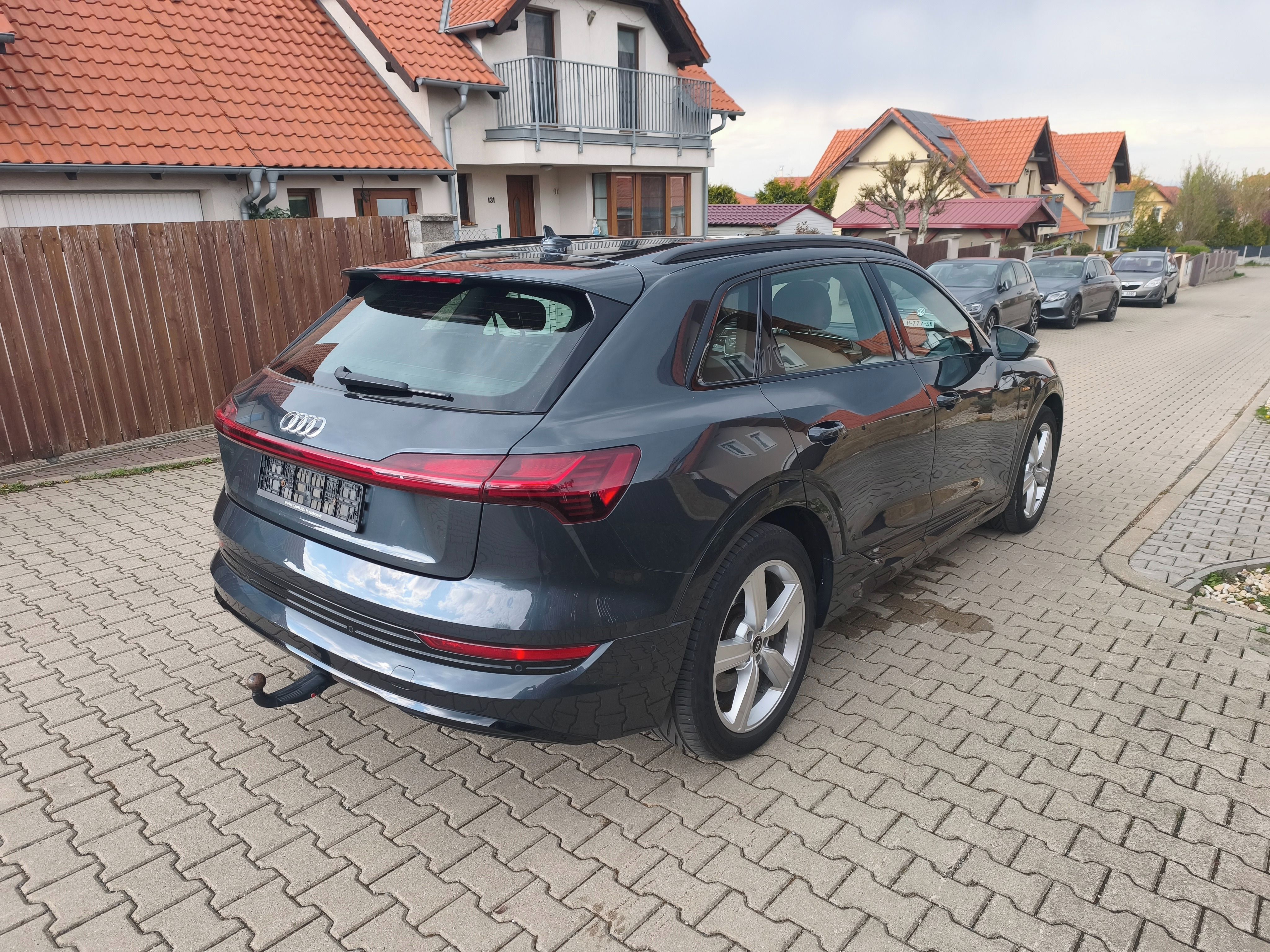 Audi e-tron, 55*B&O*PANO*kůže*Tažné*SoH90% - fotka 5