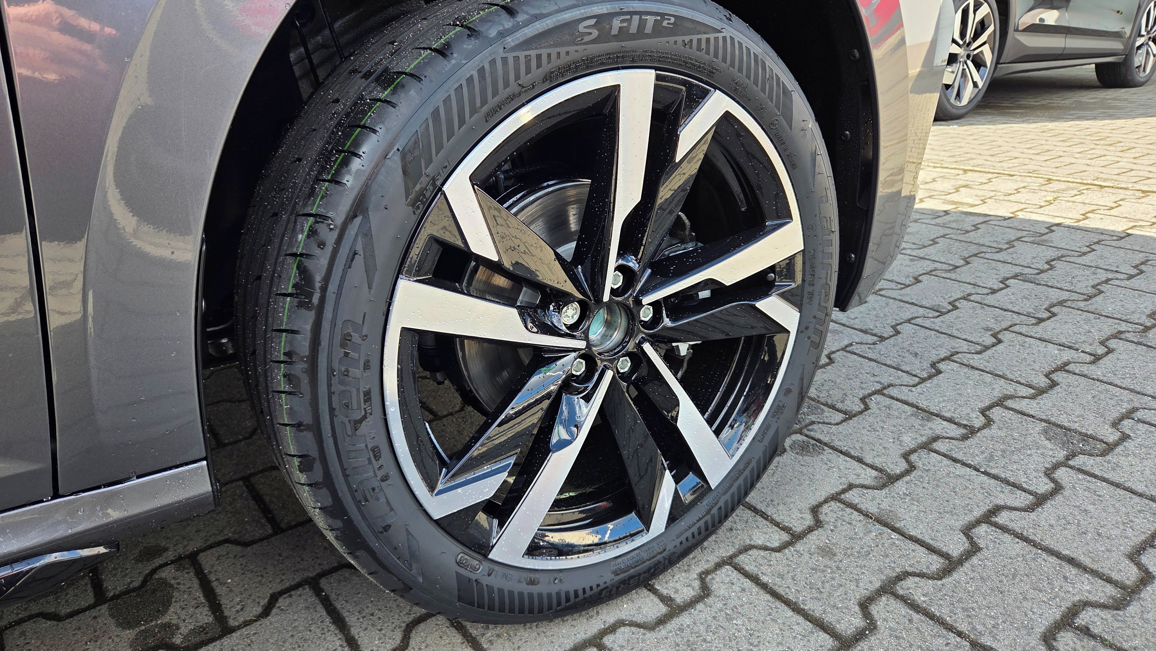 Škoda Kamiq, Monte Carlo 1,0 TSI 85 kW DSG - fotka 6