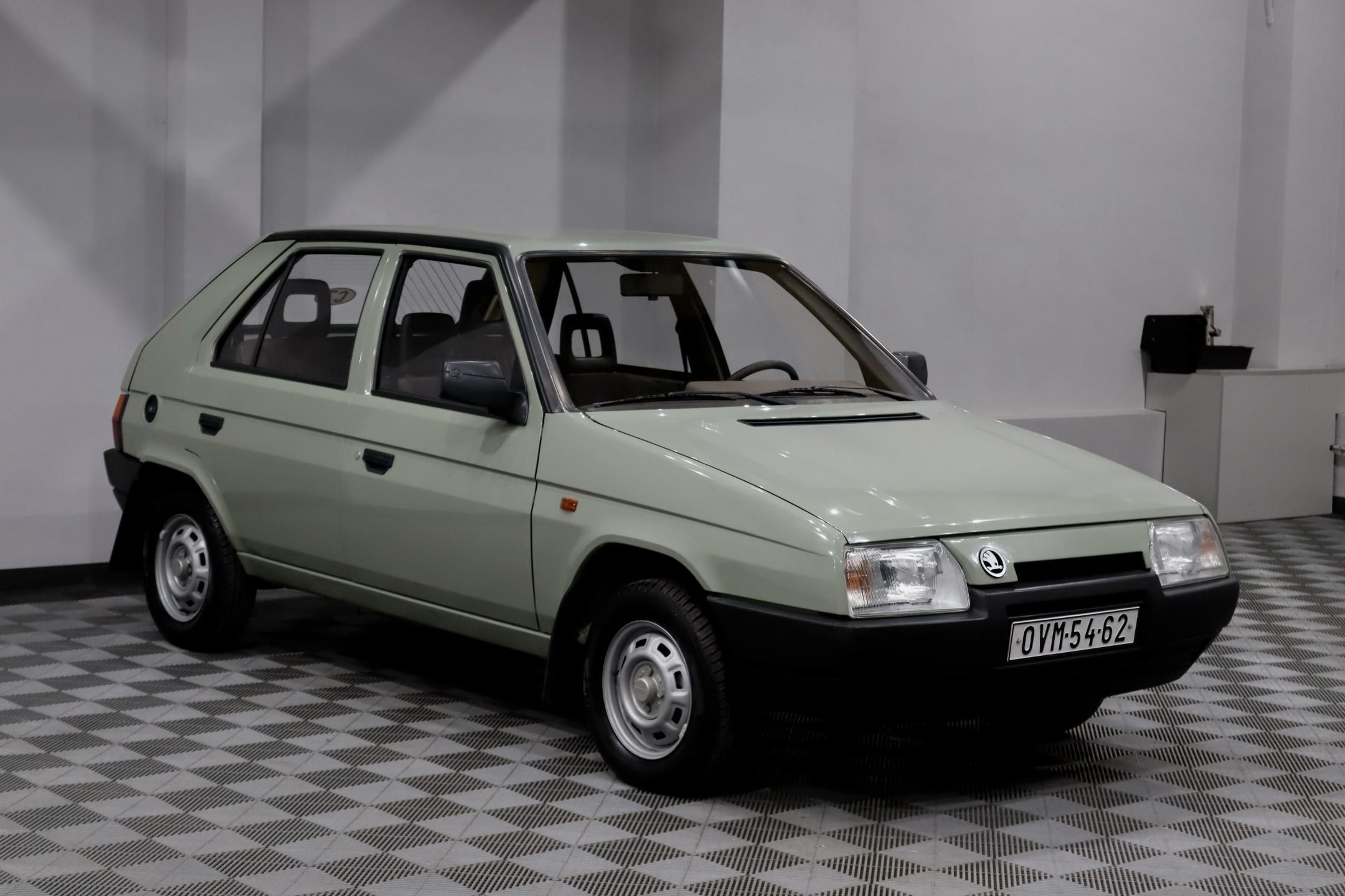 Škoda Favorit, 1.3 46 kW 136 L - fotka 2