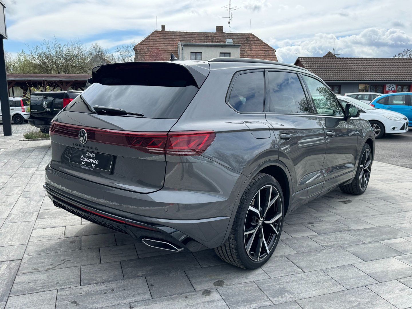 Volkswagen Touareg, R-Line 3.0 TDI 4Motion 210kW - fotka 5