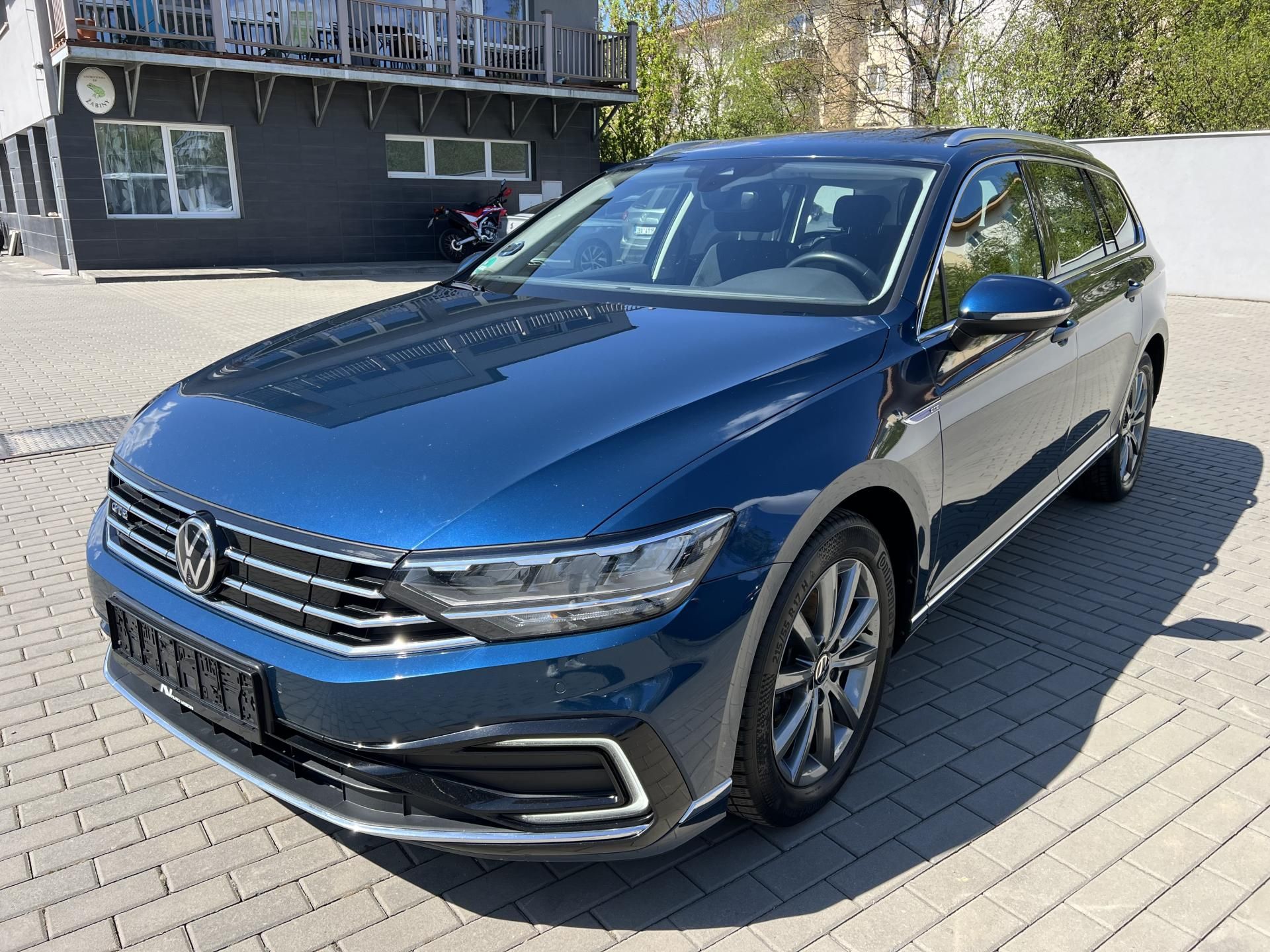 Volkswagen Passat, 1.4 GTE Tažné Panorama 2x kola