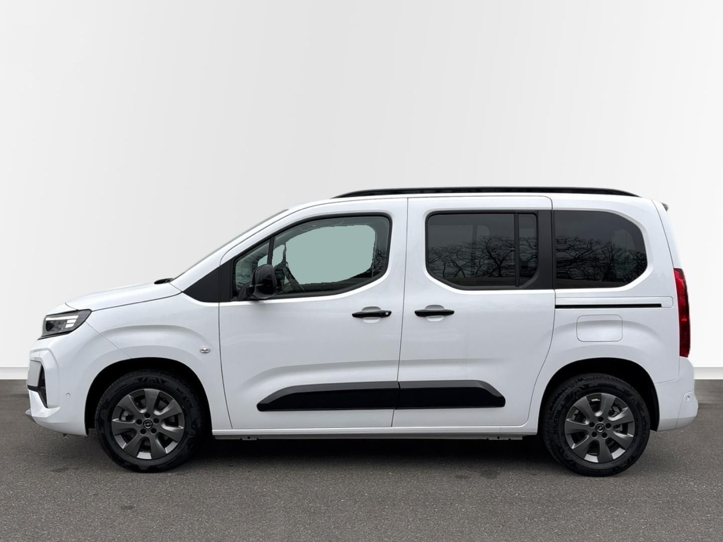 Opel Combo, 1.5CDTi 130k 96kW Elegance Plu - fotka 2