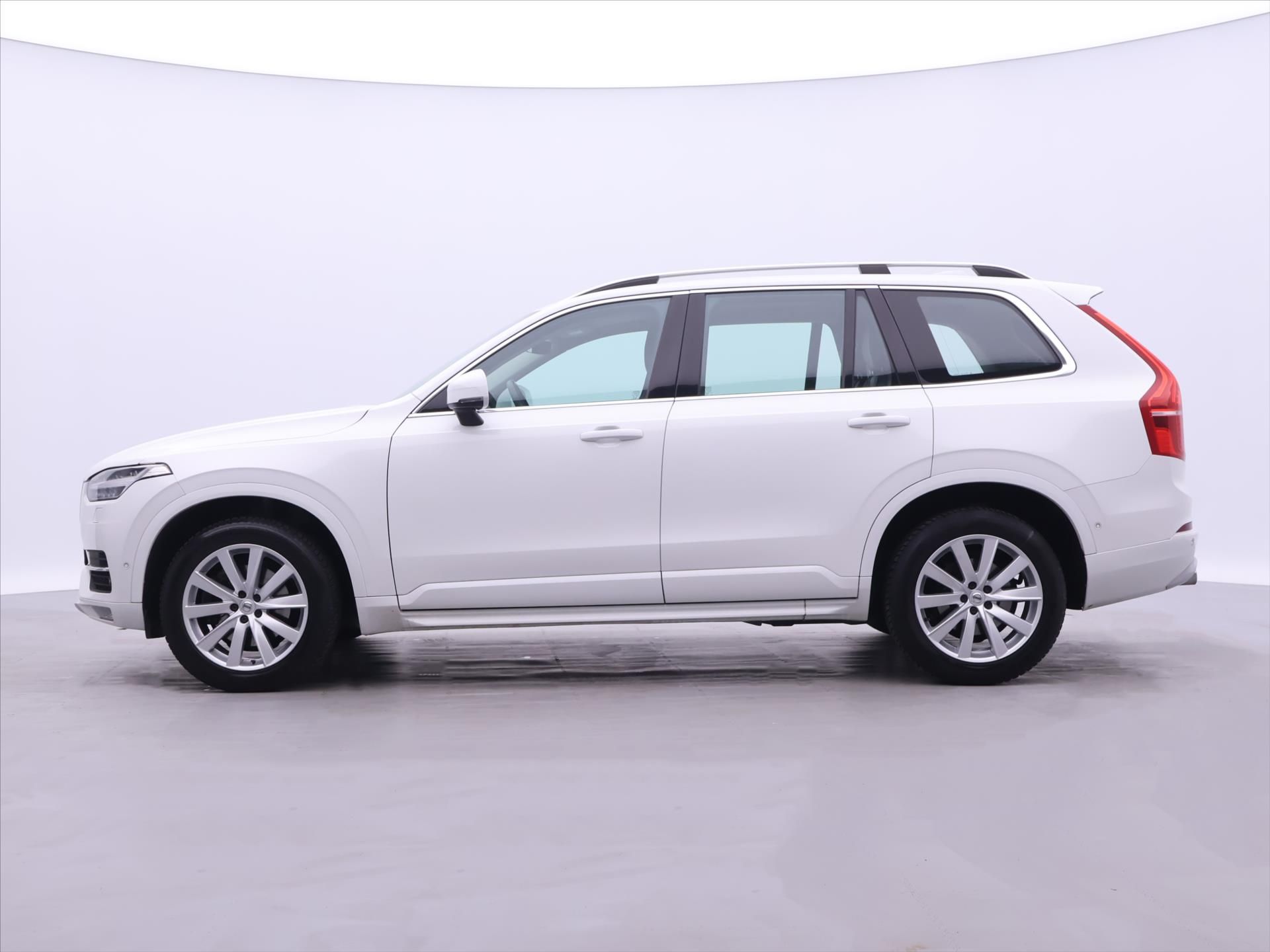 Volvo XC90, 2,0 D4 140kW CZ LED Momentum - fotka 4