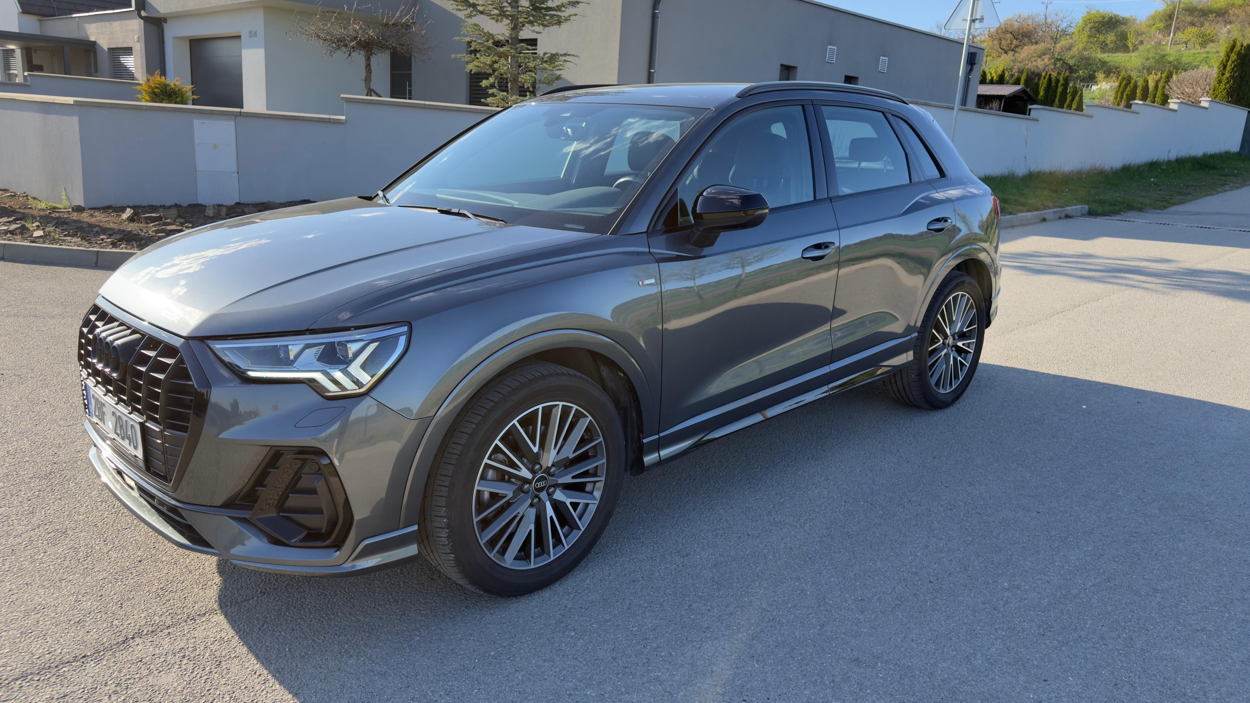 Audi Q3, 40 TDI QUATTRO S tronic s-line - fotka 4