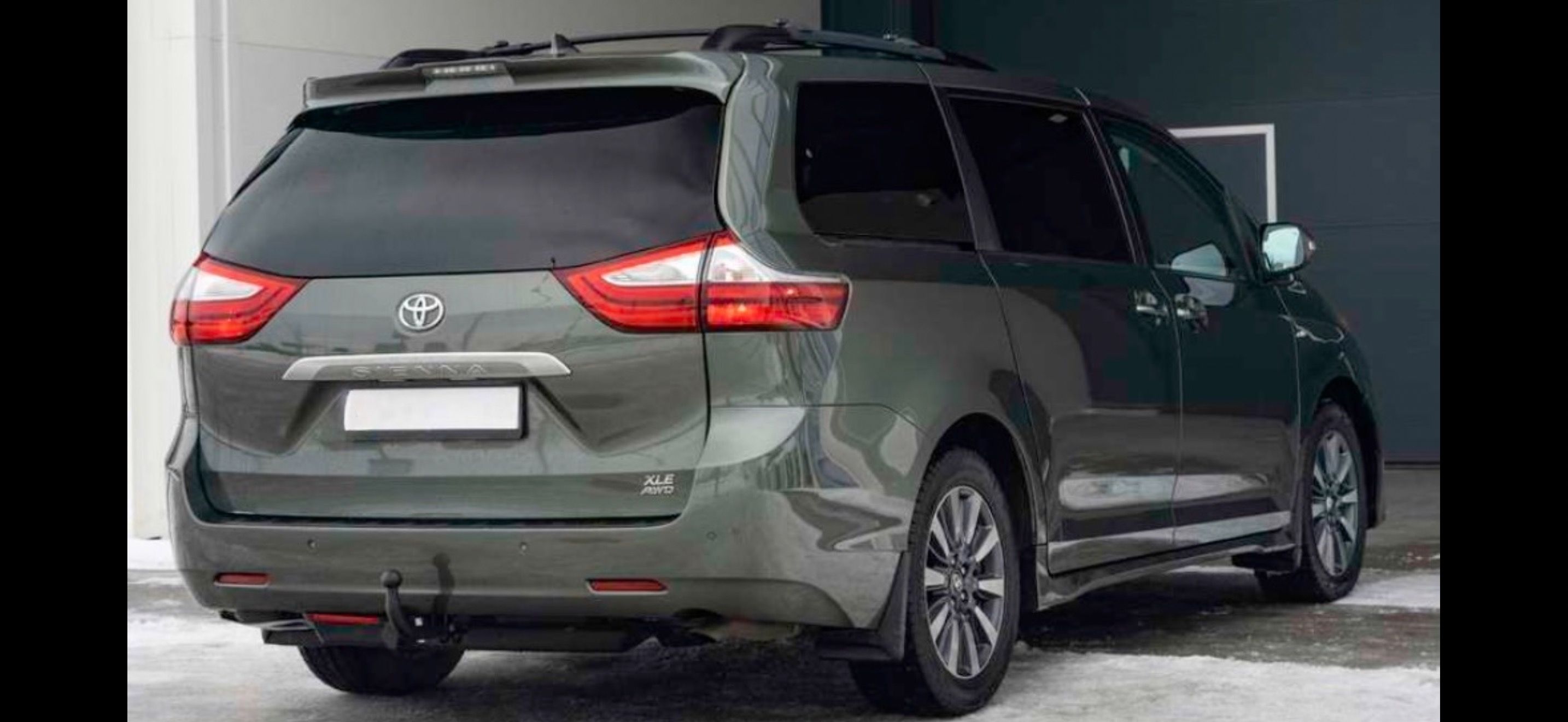 Toyota Sienna, 3.5L 4x4 XLE - fotka 6