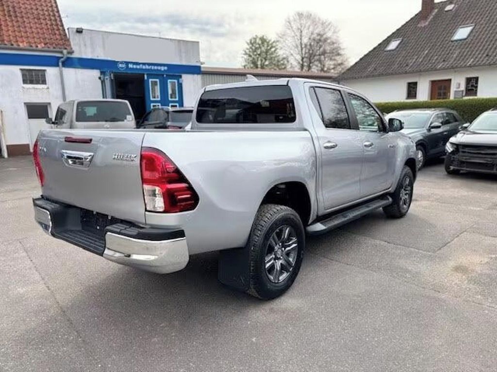 Toyota Hilux, 2.4 Double Cab 4x4*Kamera* - fotka 2
