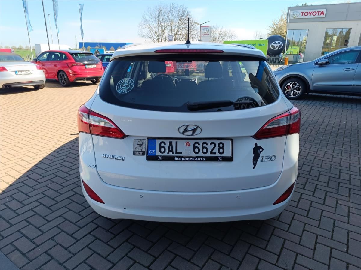 Hyundai i30, 1,6 MPi Trikolor - fotka 6