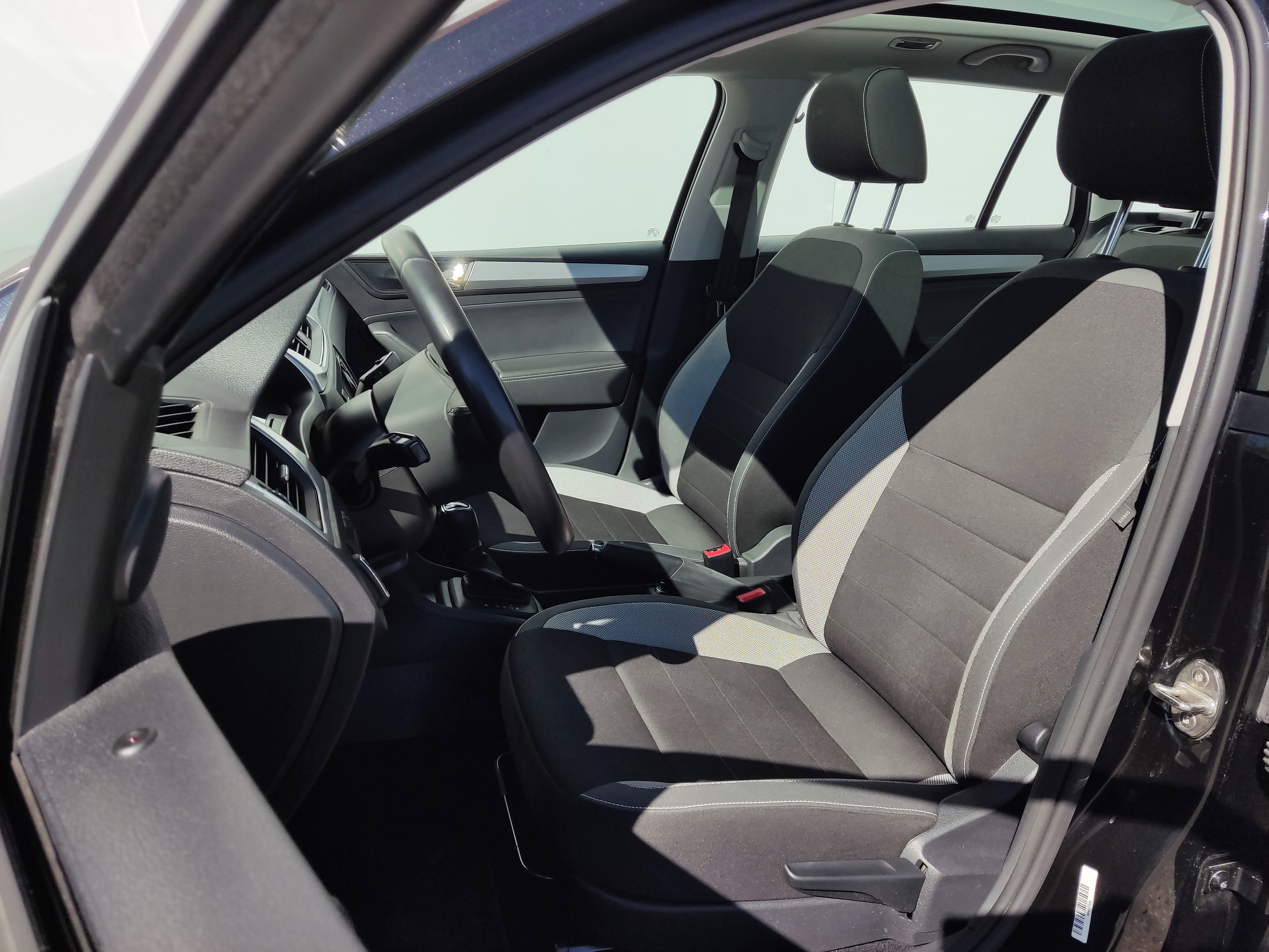 Škoda Rapid, Spb 1.4 TSI 92 kW Ambition - fotka 6