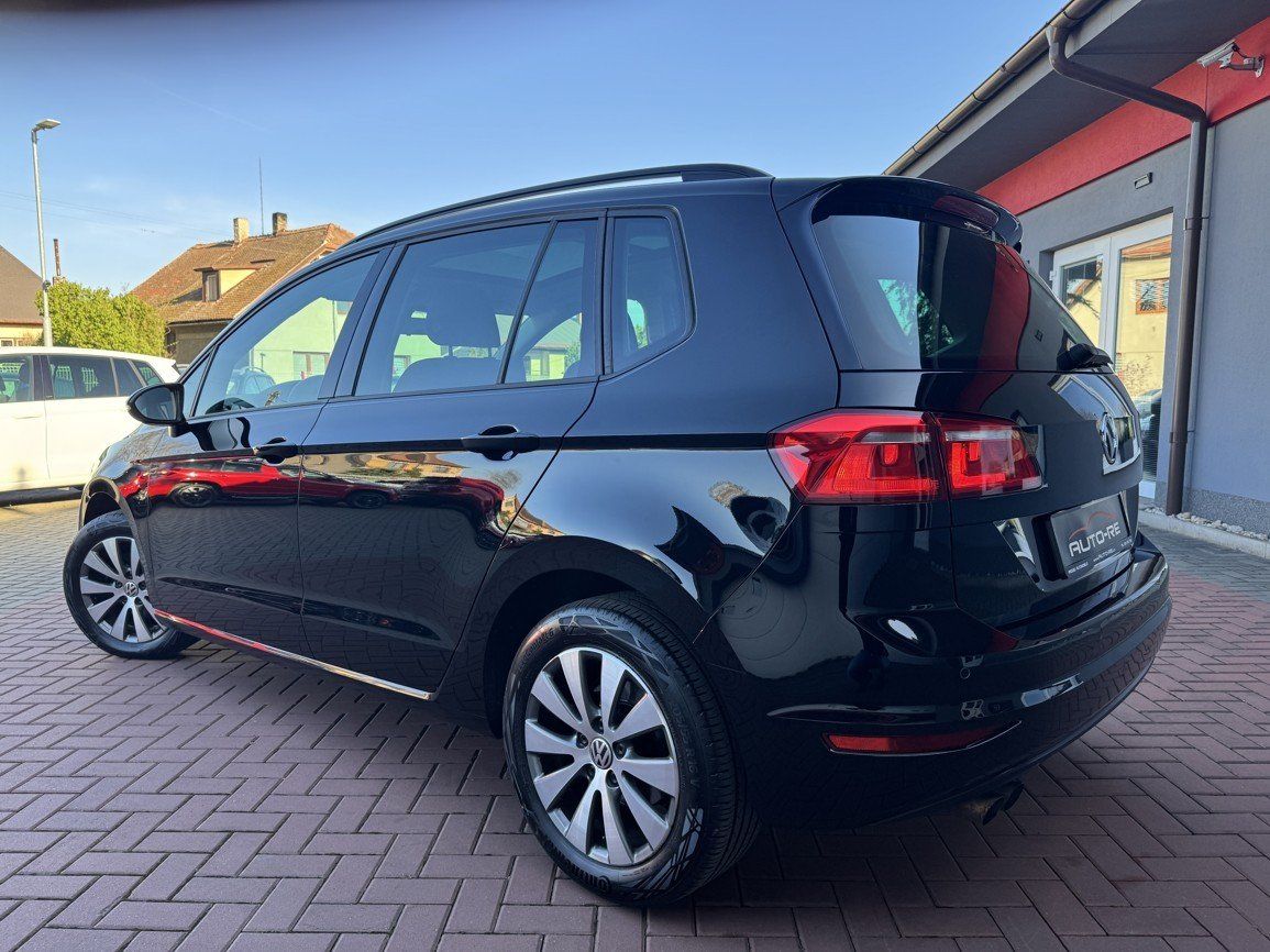Volkswagen Golf Sportsvan, 1.4TSi 110kW Navi Xenony BT - fotka 3