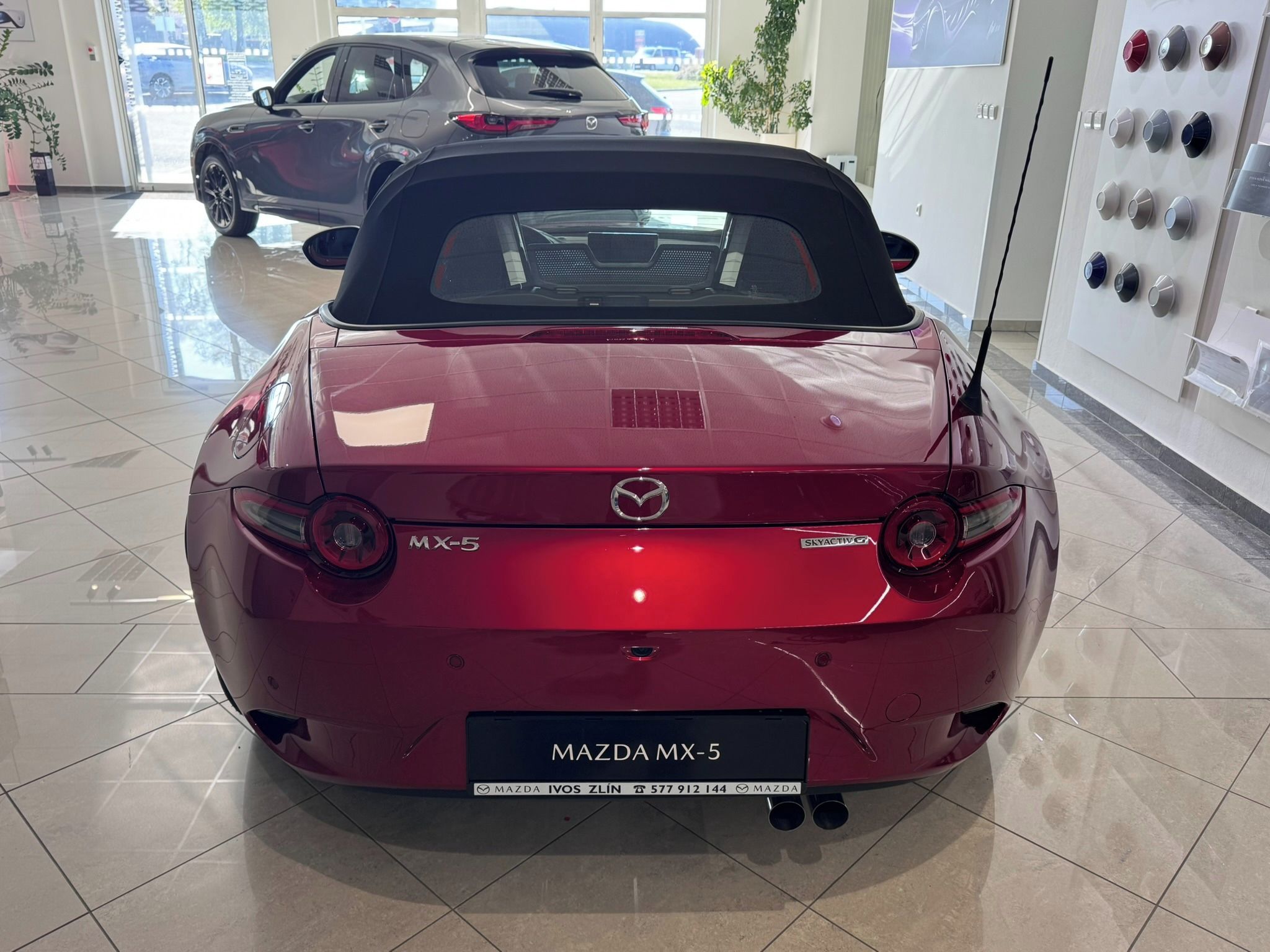 Mazda MX-5, 1,5 M/T Exclusive Line - fotka 4