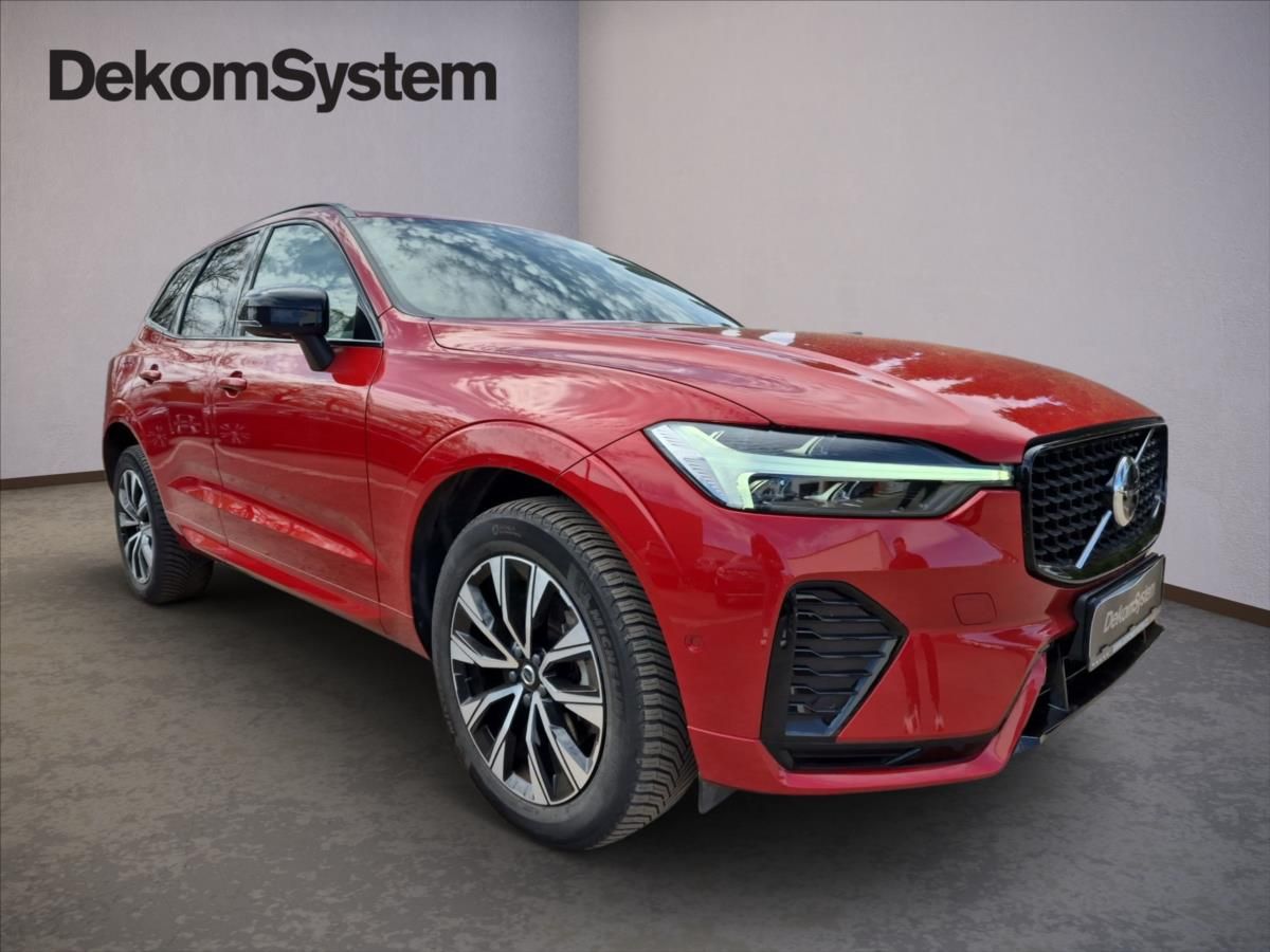 Volvo XC60, 2,0 B4 AWD PLUS DARK - fotka 2
