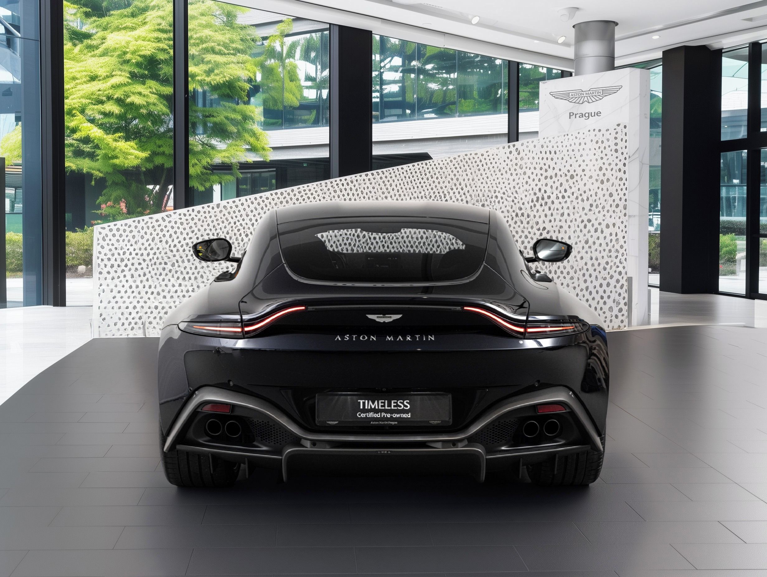 Aston Martin V8 Vantage, V8 Vantage 4.0 V8 - fotka 4