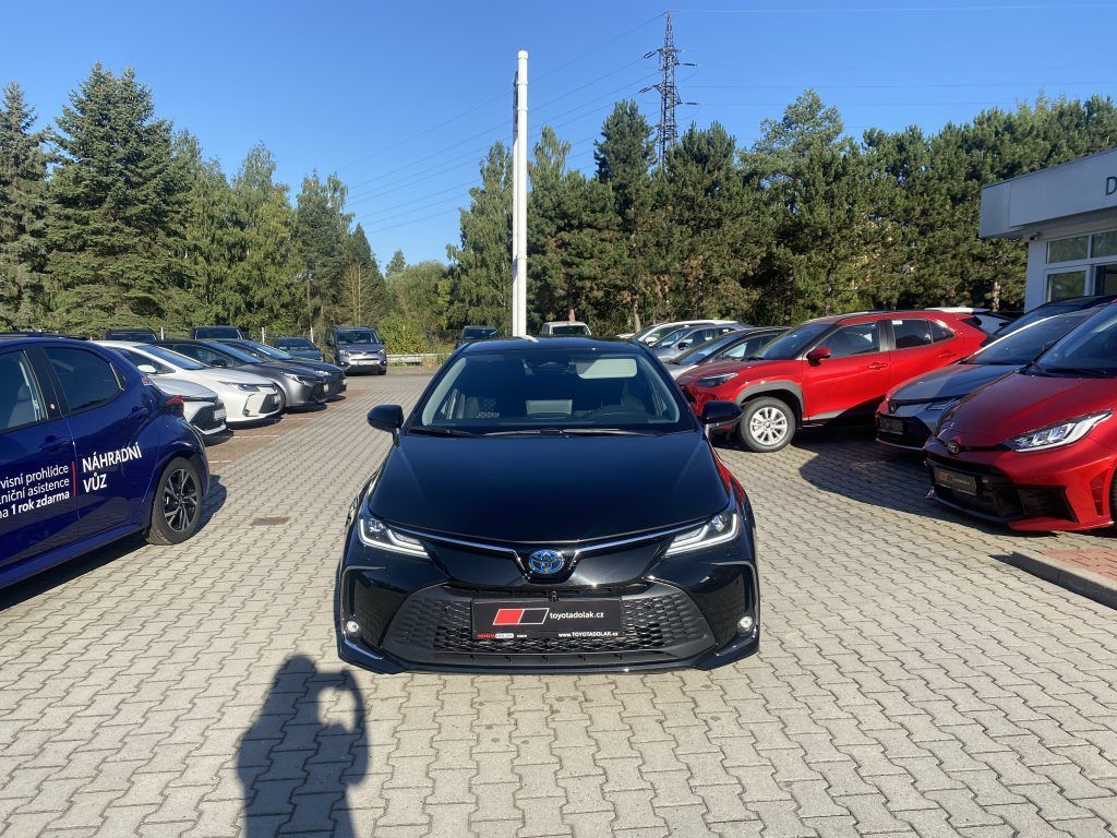 Toyota Corolla, 1.8 Hybrid CVT Style - fotka 2