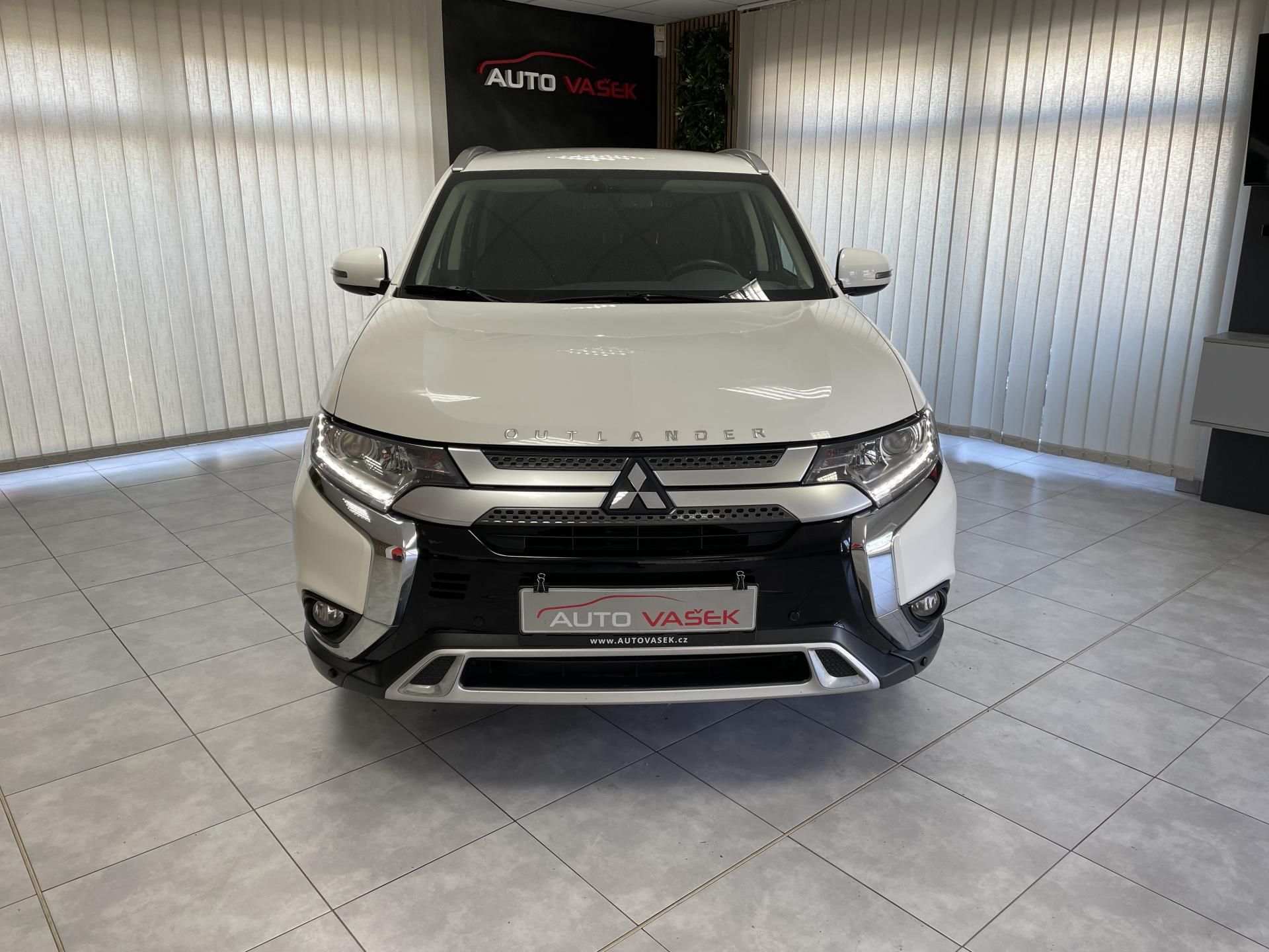 Mitsubishi Outlander, 2.0 MIVEC AT 4x4 ČR DPH SERVIS - fotka 5