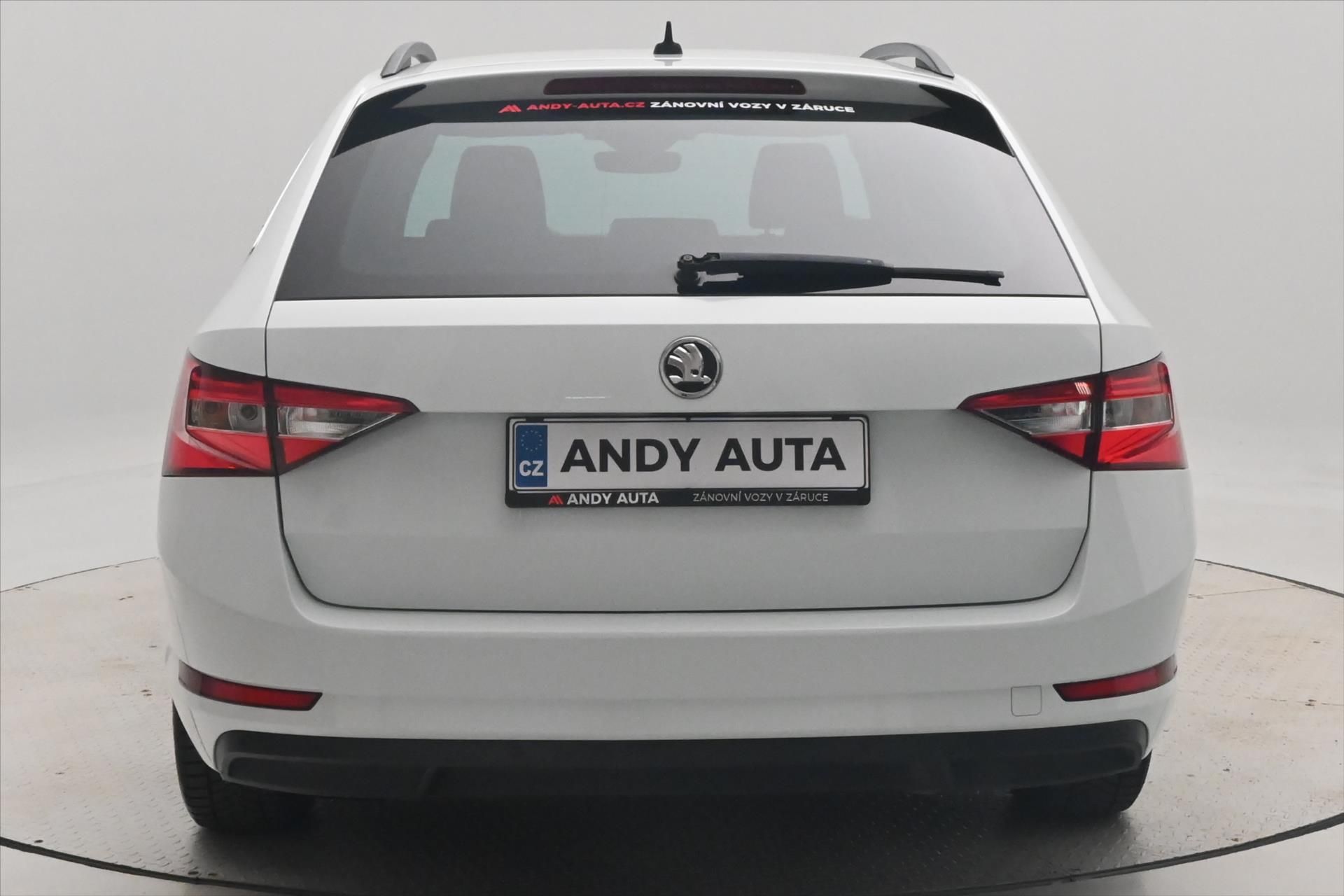 Škoda Superb, 1,6 TDI 88kW Ambition Záruka a - fotka 6