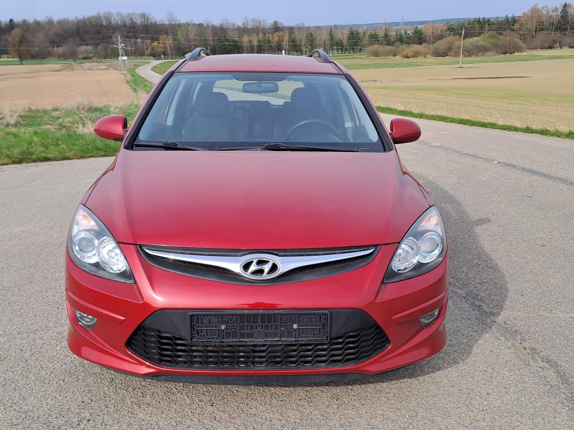 Hyundai i30, 1.4i DOLOŽENÉ KM - fotka 2