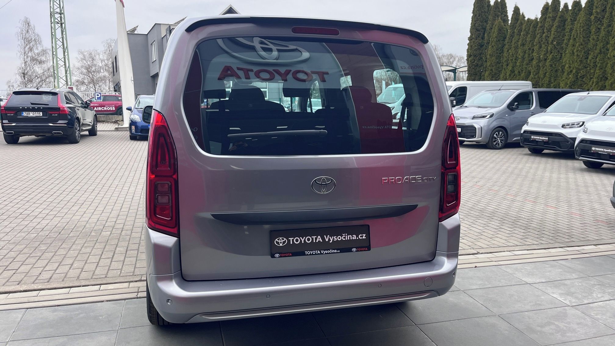 Toyota Proace City Verso, L2 1,2i 110PS Business 7 MÍST - fotka 5